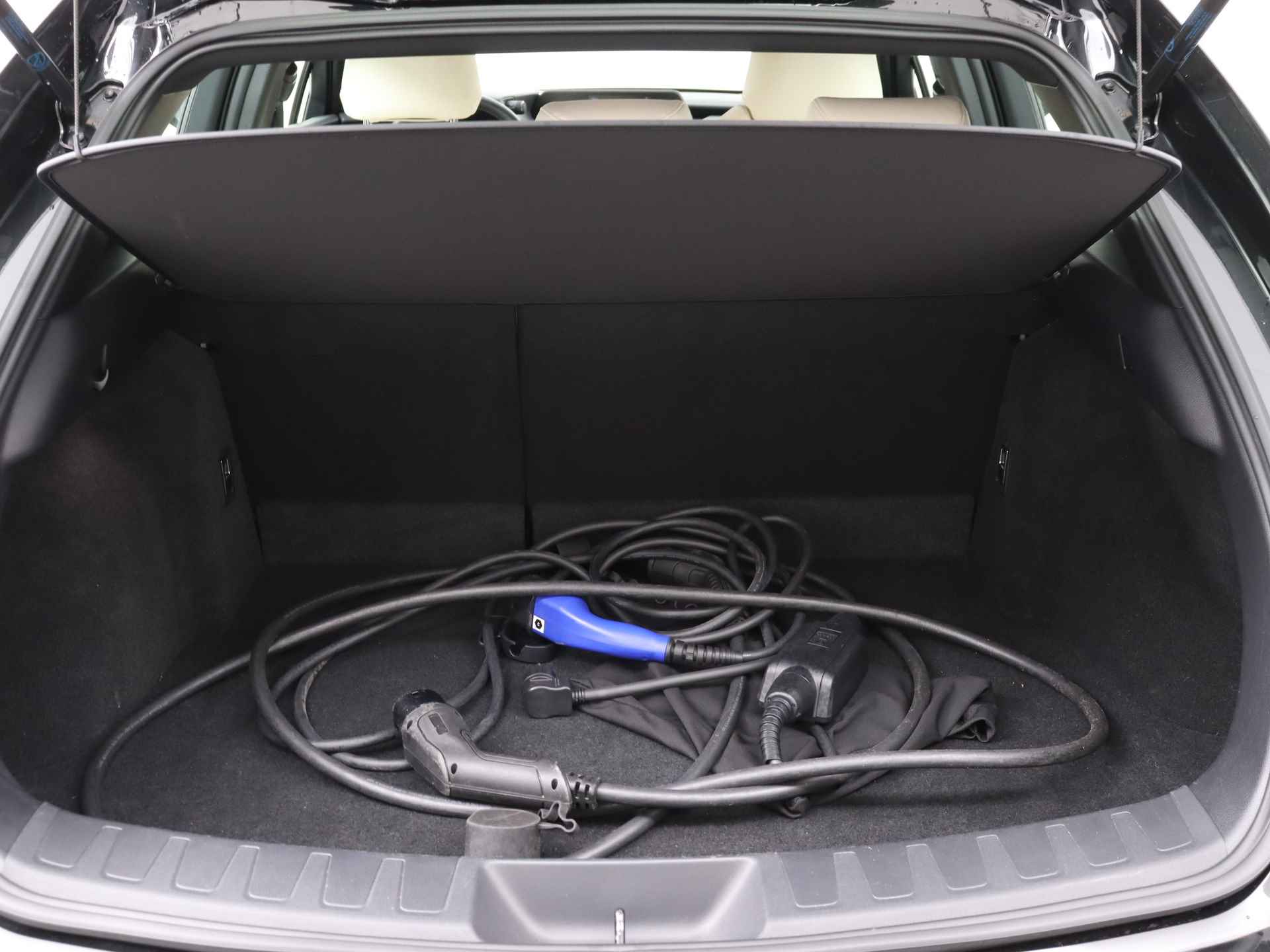 Lexus UX 300e Business Full Electric | Ivoor Leder + Stoelverwarming | - 32/41