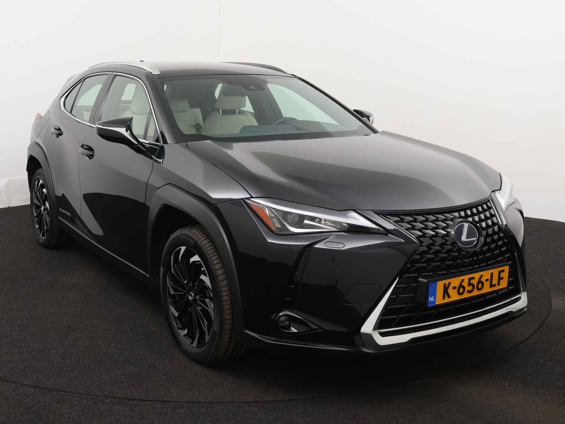 Lexus UX 300e Business Full Electric | Ivoor Leder + Stoelverwarming | - 29/46