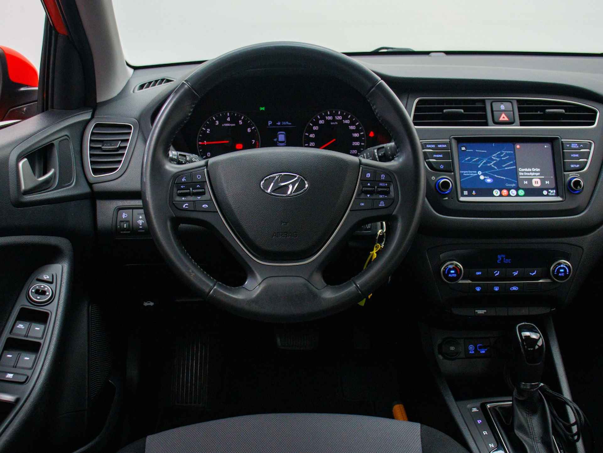 Hyundai i20 1.0 T-GDI Comfort Automaat | Carplay | Camera - 3/36