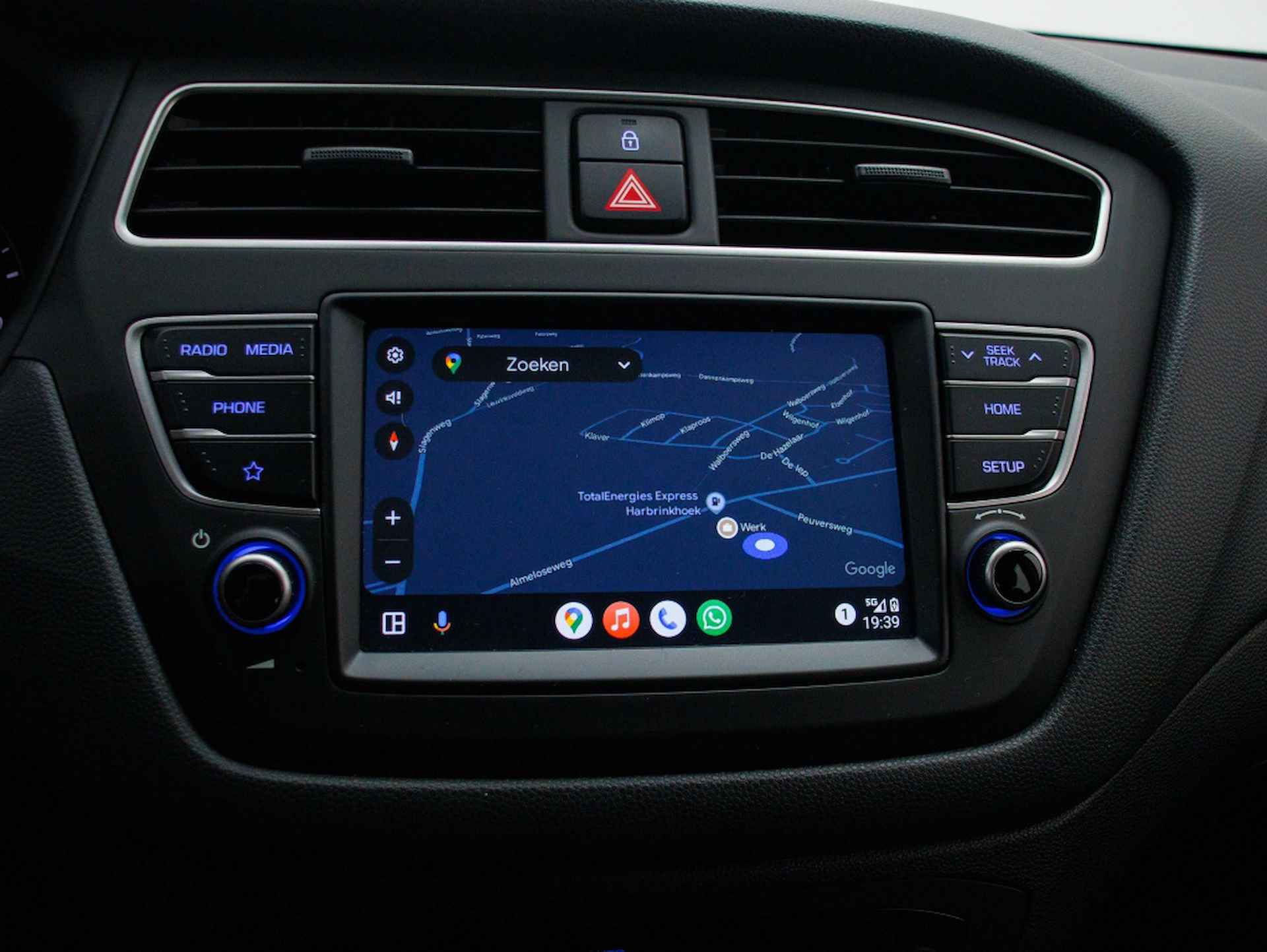 Hyundai i20 1.0 T-GDI Comfort Automaat | Carplay | Camera - 28/36