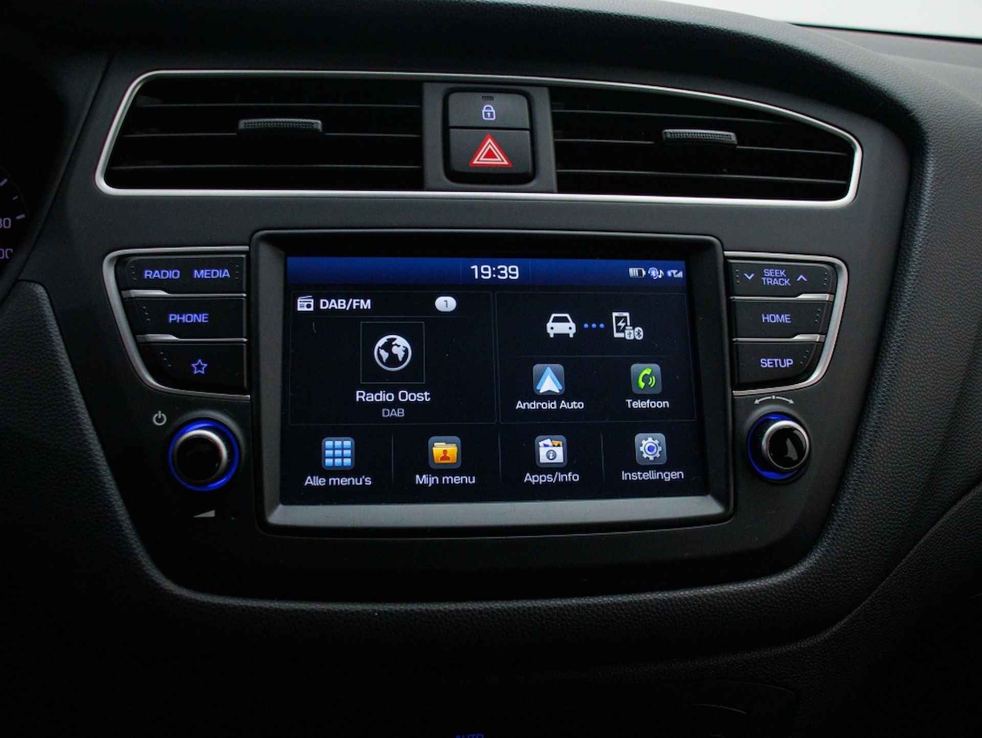 Hyundai i20 1.0 T-GDI Comfort Automaat | Carplay | Camera - 29/36