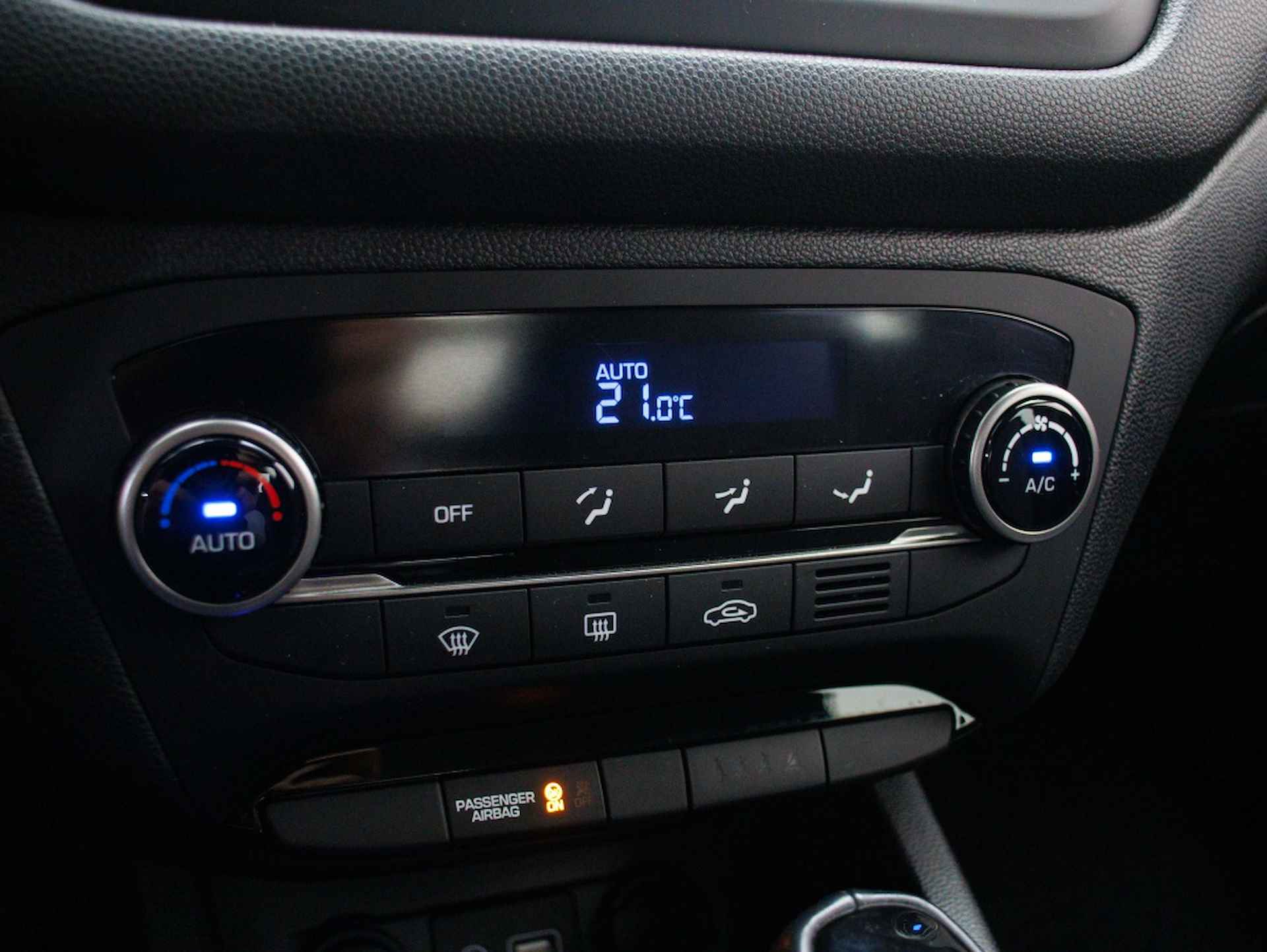 Hyundai i20 1.0 T-GDI Comfort Automaat | Carplay | Camera - 31/36