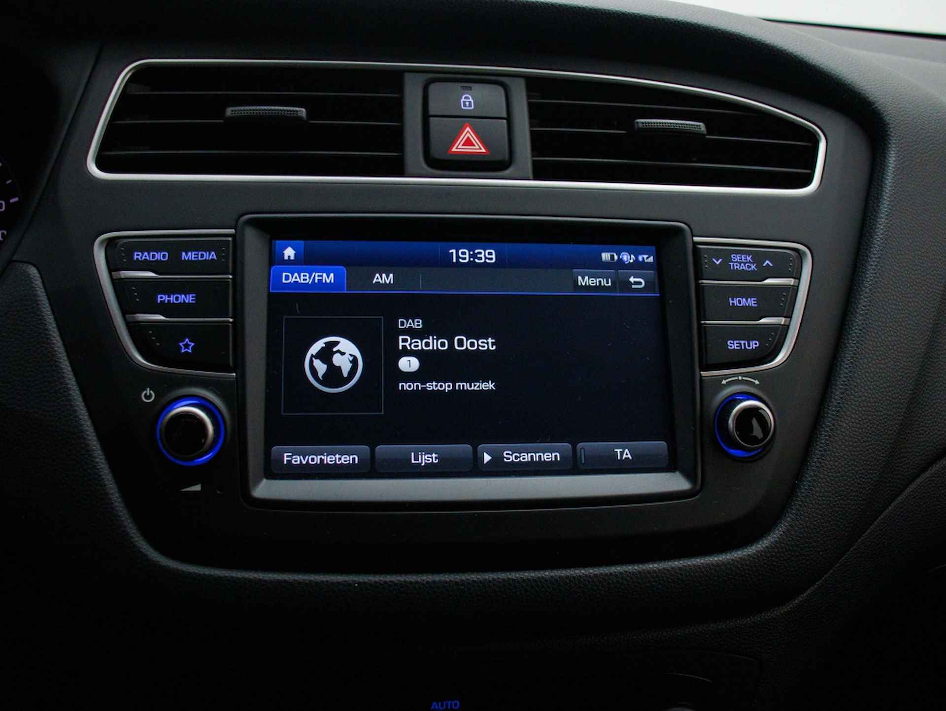 Hyundai i20 1.0 T-GDI Comfort Automaat | Carplay | Camera - 35/36