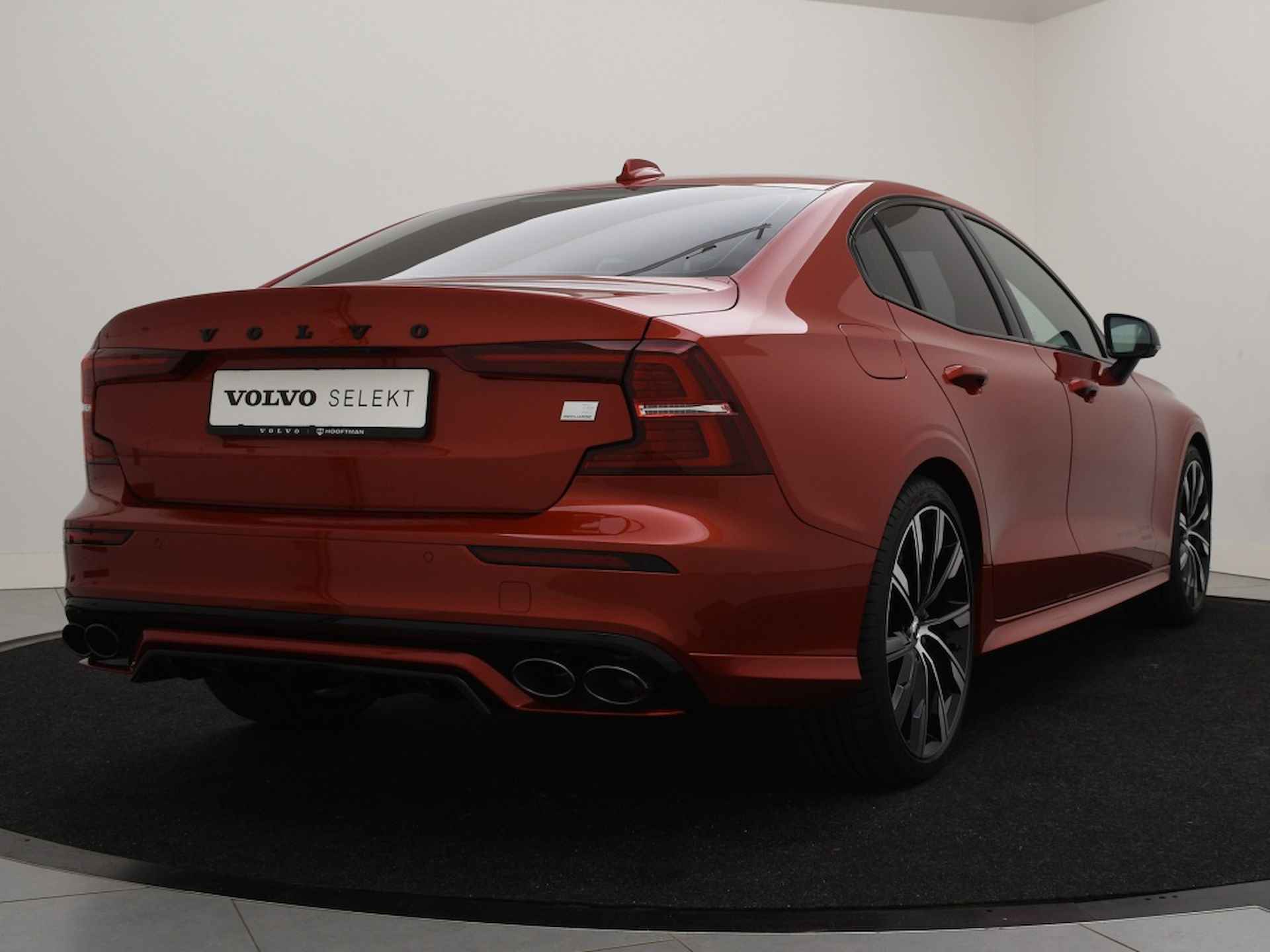 Volvo S60 T6 PLUG-IN HYBRID LONG RANGE PLUS DARK HEICO BODYKIT SCHUIFDAK 2 - 4/35