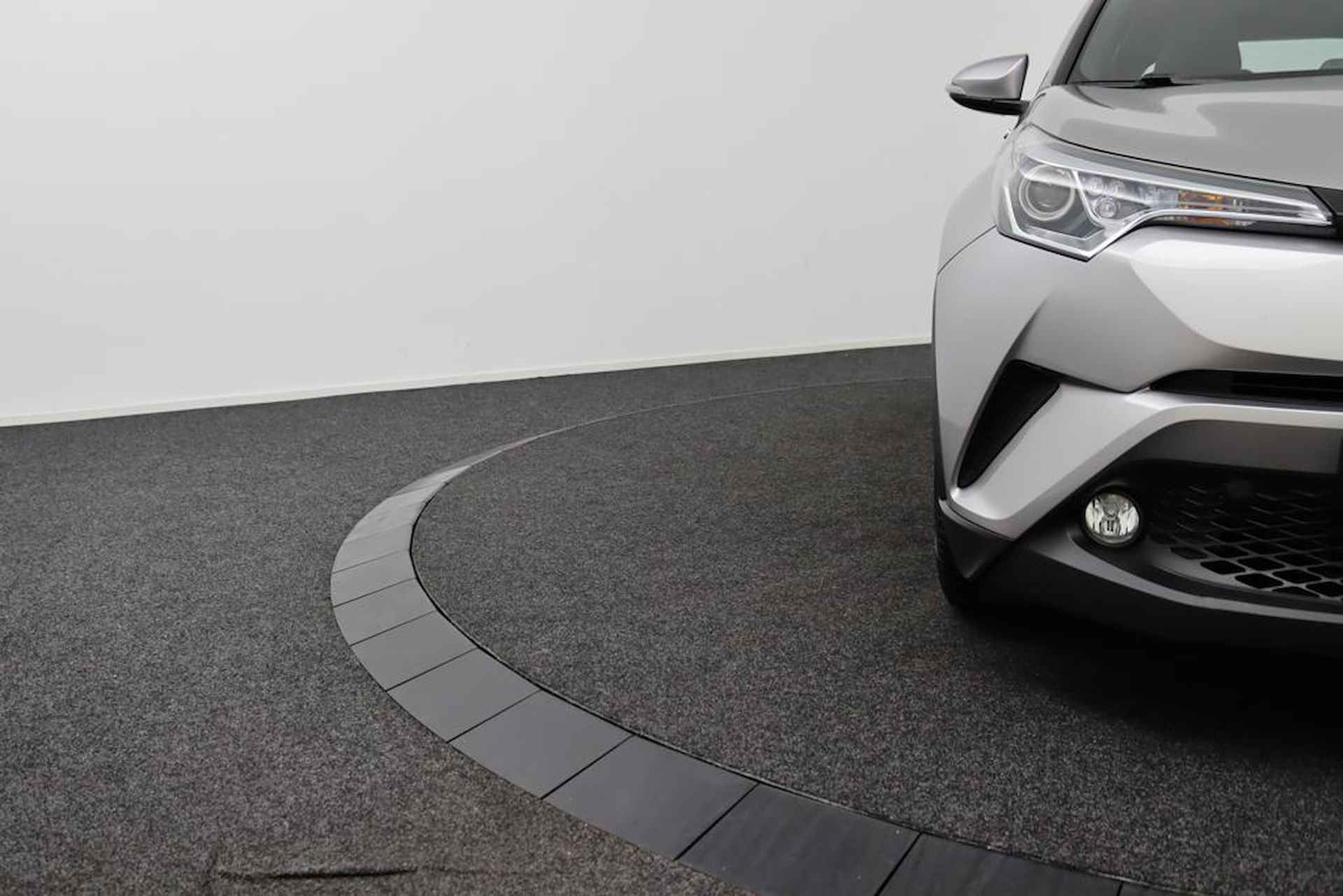 Toyota C-HR 1.8 Hybrid Dynamic | Trekhaak | Navigatie | DAB | Keyless Entry | Dealer Onderhouden | - 37/45