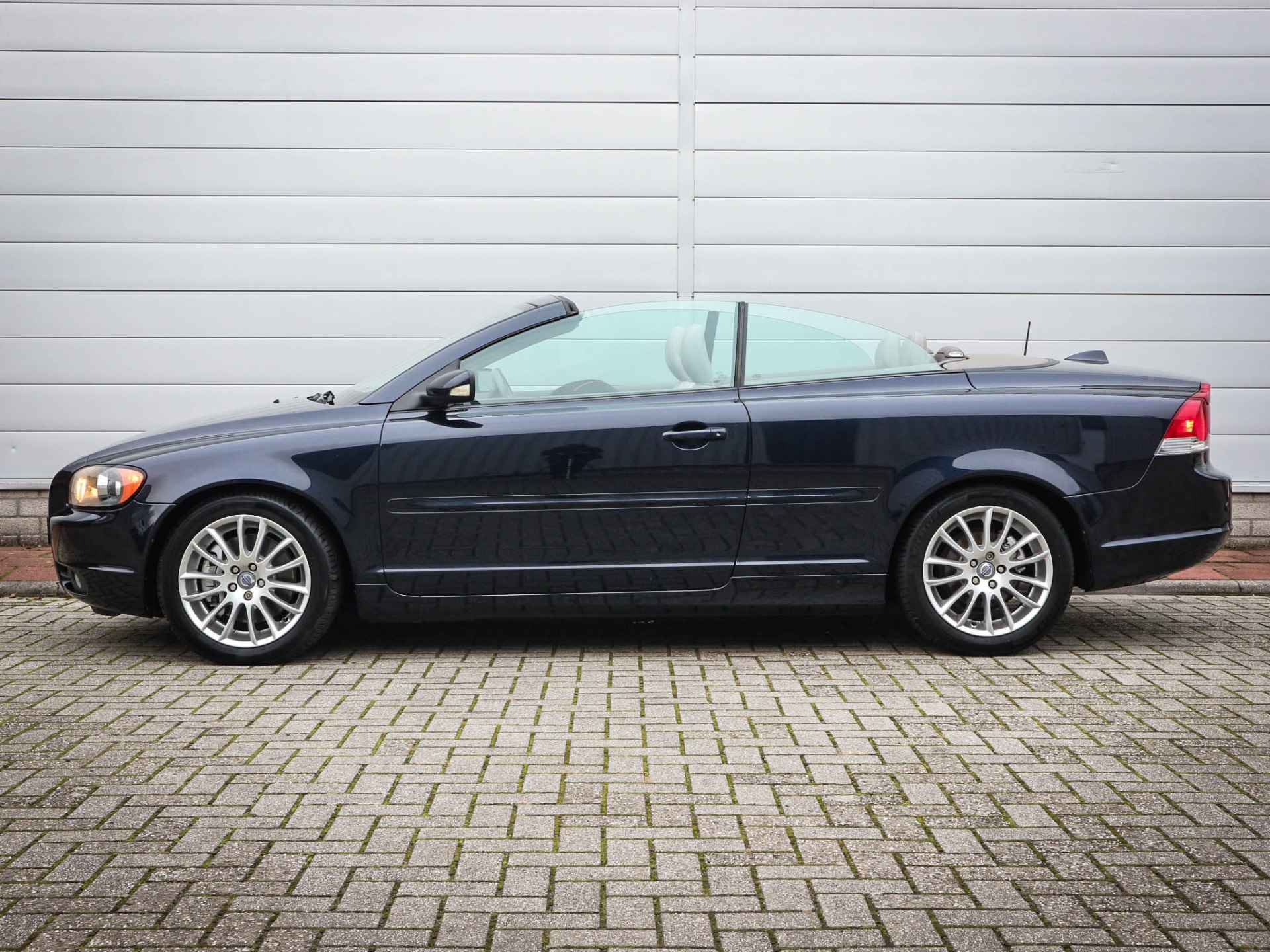 Volvo C70 Convertible 2.4 Momentum | Clima | Cruise | Navi | Pdc | 17 Inch | Youngtimer | In unieke staat |  Nederlandse auto | - 13/51