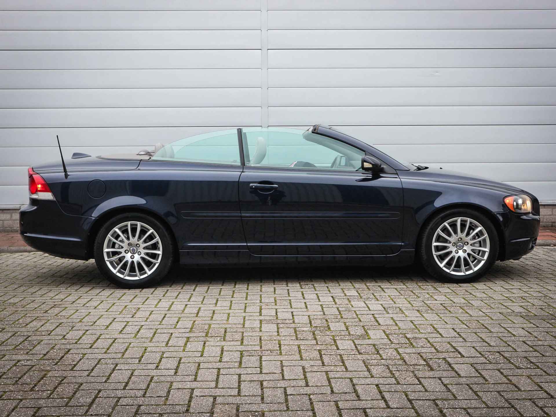 Volvo C70 Convertible 2.4 Momentum | Clima | Cruise | Navi | Pdc | 17 Inch | Youngtimer | In unieke staat |  Nederlandse auto | - 19/51