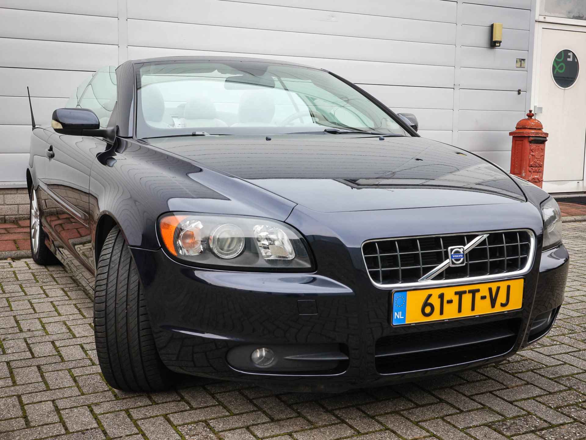 Volvo C70 Convertible 2.4 Momentum | Clima | Cruise | Navi | Pdc | 17 Inch | Youngtimer | In unieke staat |  Nederlandse auto | - 30/51