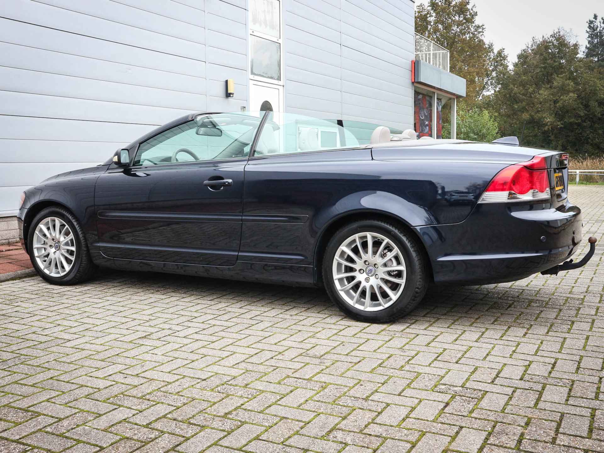 Volvo C70 Convertible 2.4 Momentum | Clima | Cruise | Navi | Pdc | 17 Inch | Youngtimer | In unieke staat |  Nederlandse auto | - 31/51