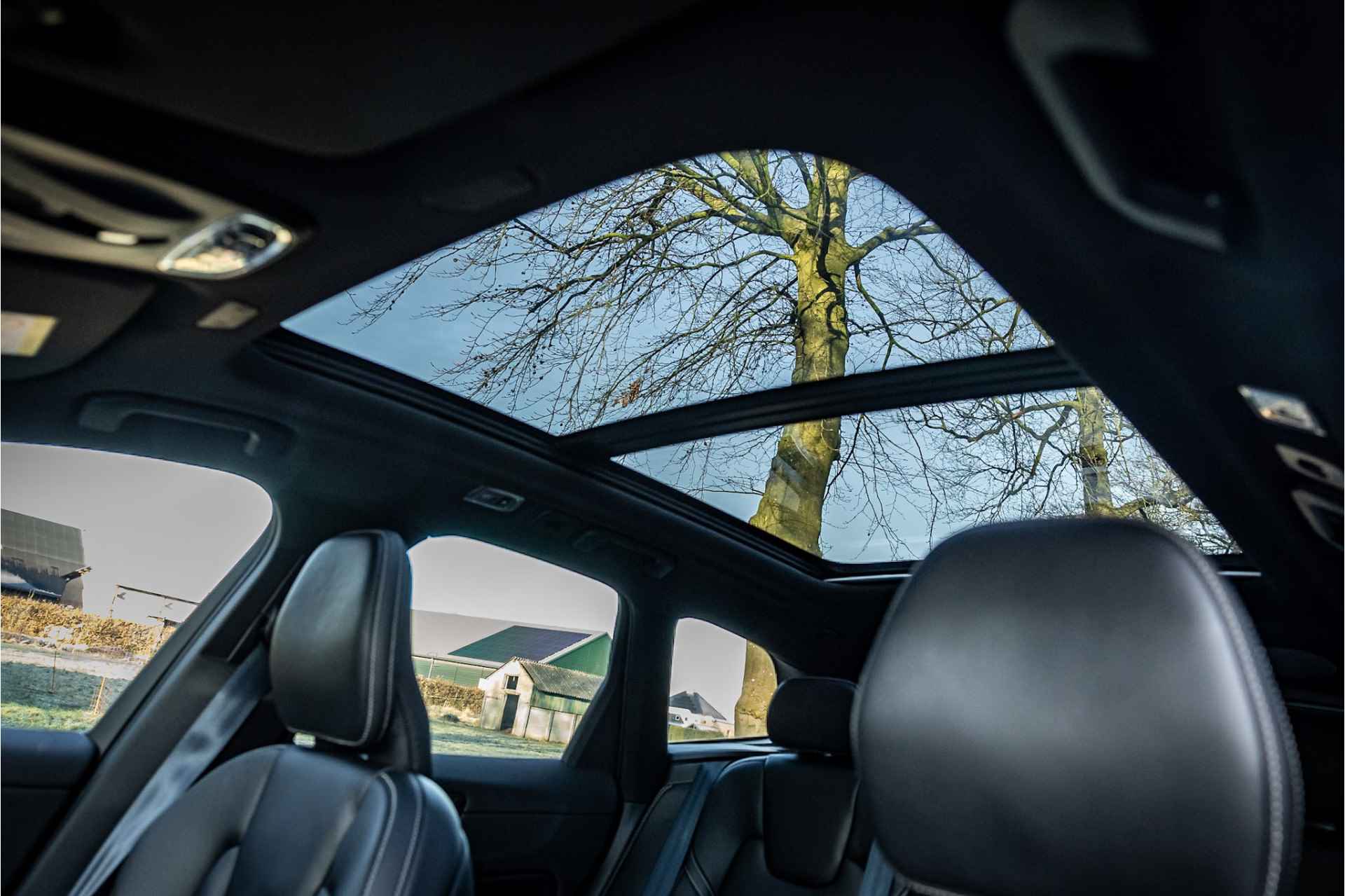 Volvo XC60 2.0 T8 AWD R-Design Massage Head Up Stoelventilatie Harman Kardon 360 Camera - 7/29