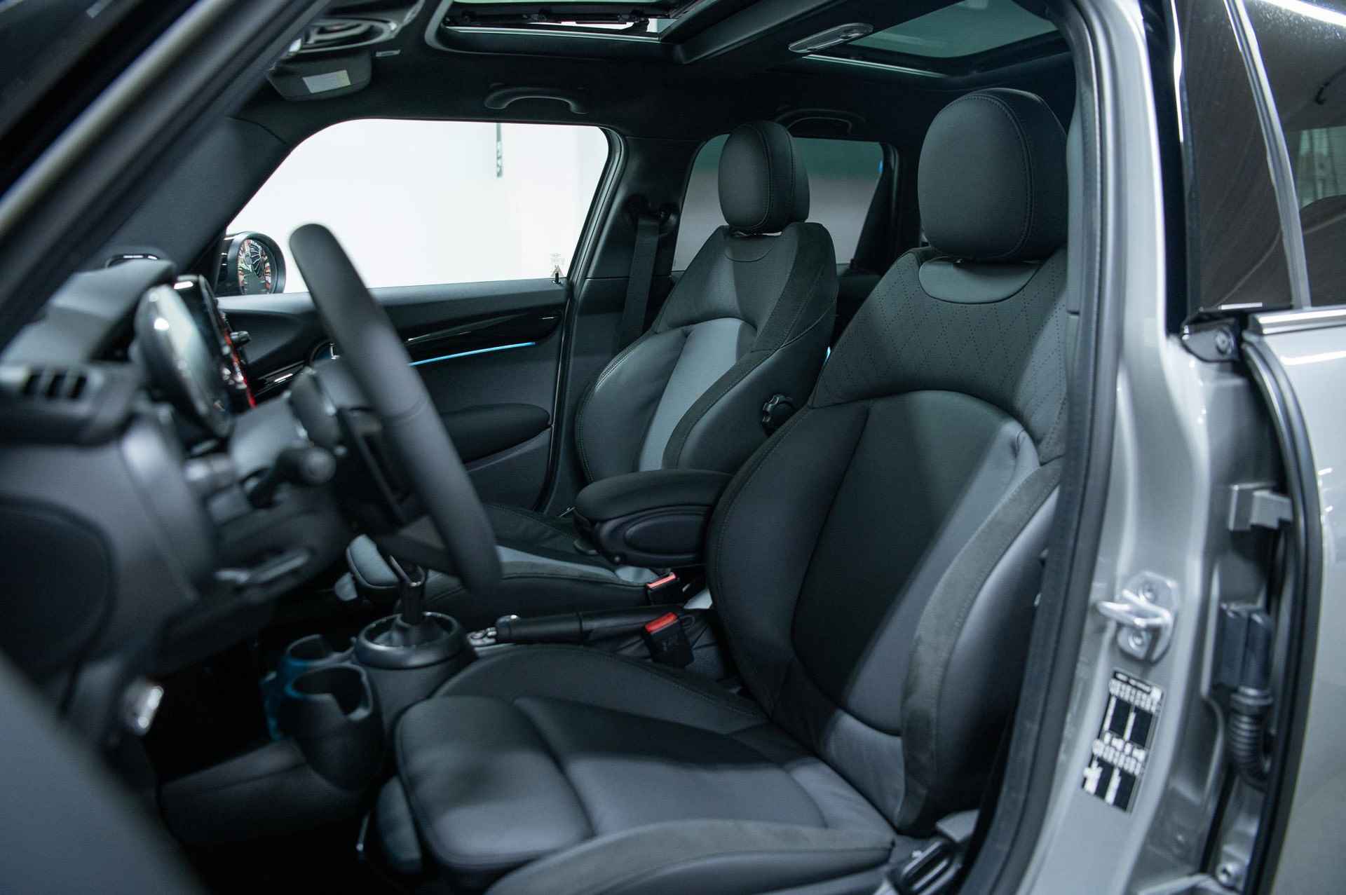 MINI 5-deurs Cooper S Rockingham GT Edition | Premium Plus Pakket - 12/22