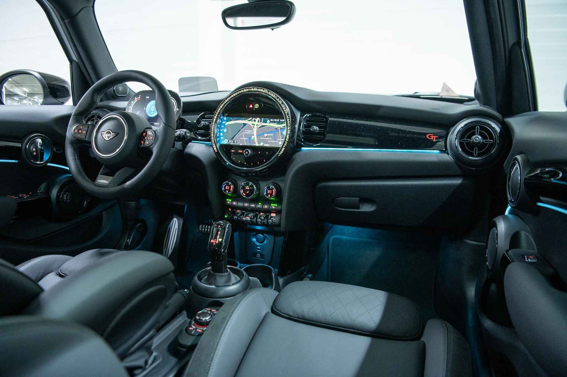 MINI 5-deurs Cooper S Rockingham GT Edition | Premium Plus Pakket - 21/22