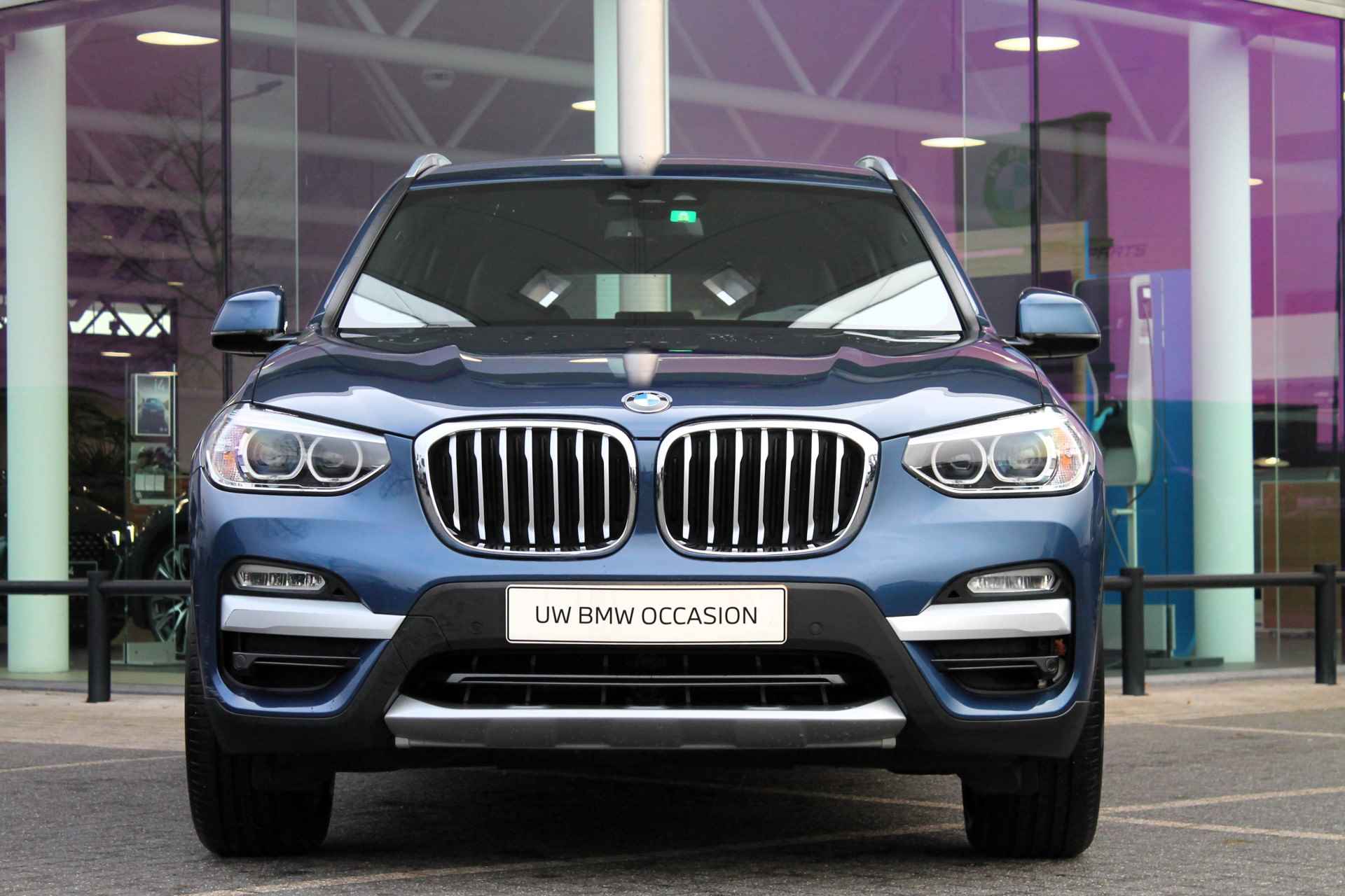 BMW X3 xDrive20i Executive xLine Automaat / Sportstoelen / LED / Parking Assistant / Navigatie Professional - 8/23