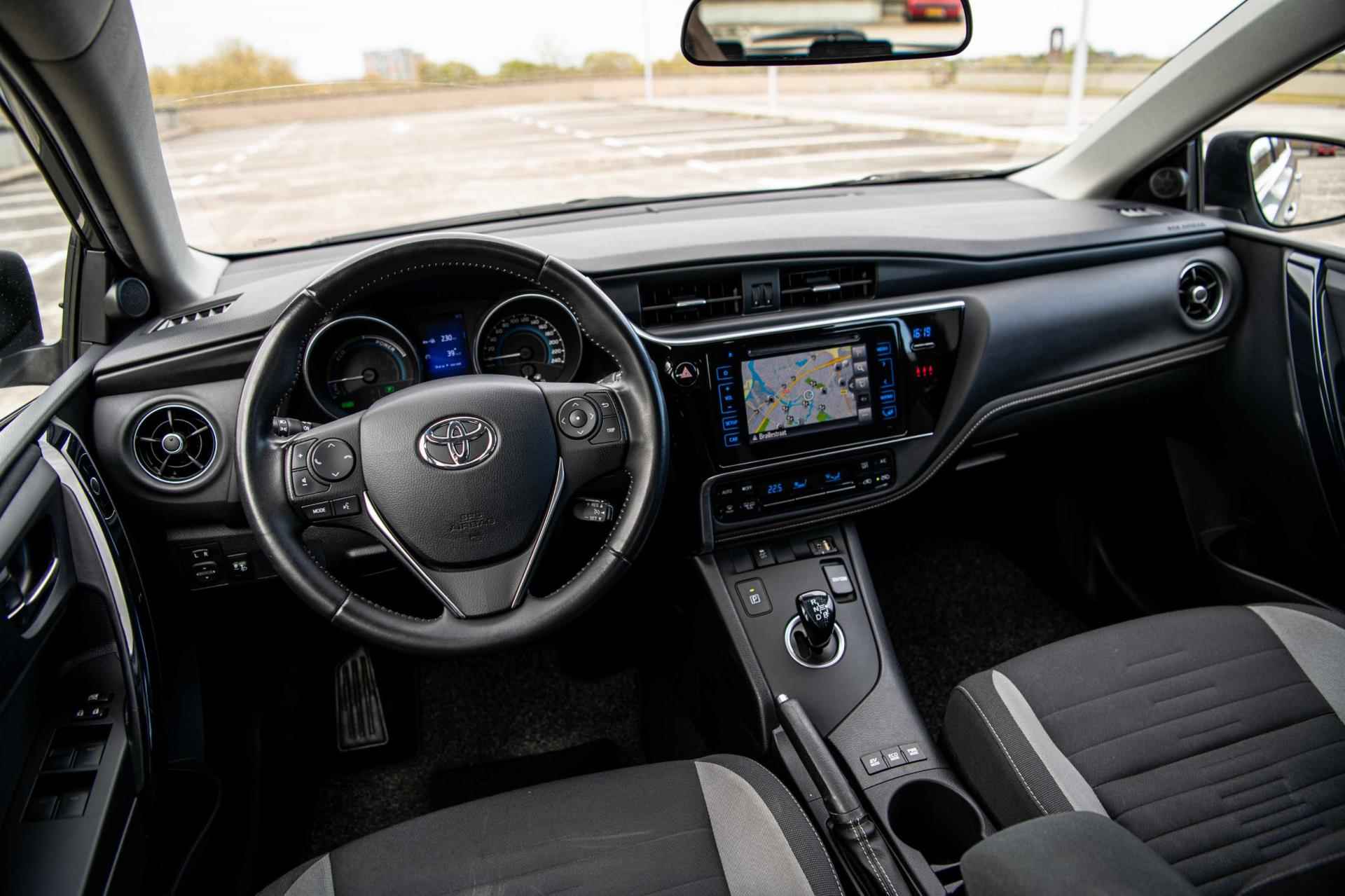 Toyota Auris 1.8 99pk Hybrid Dynamic | Airco/Clima | Cruise Control | Camera | LM Velgen | haak voor fietsen of max 345kg trekg. - 21/42