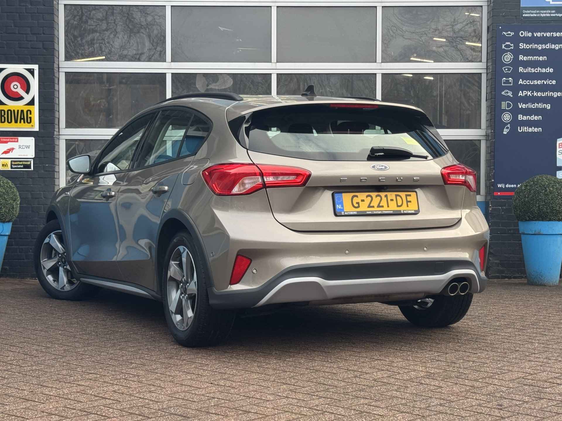 Ford Focus 1.5 EcoBoost Active Business Prijs Inclusief Onderhoud & 12 Maand BOVAG Garantie | Active | Navigatie | Climate Control | Achteruitrijcamera | - 51/58