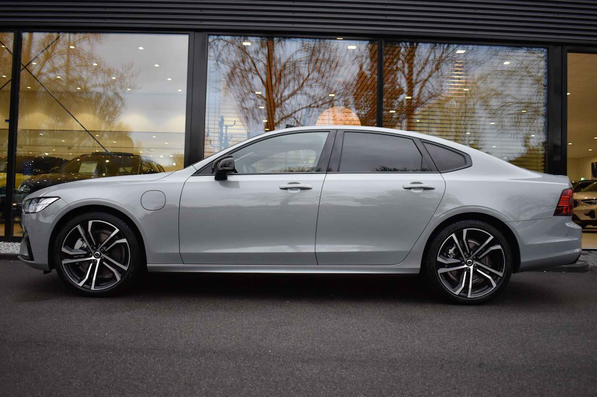 Volvo S90 T8 455pk AWD Ultimate Dark | Luchtvering | Bowers&Wilkins - 3/41