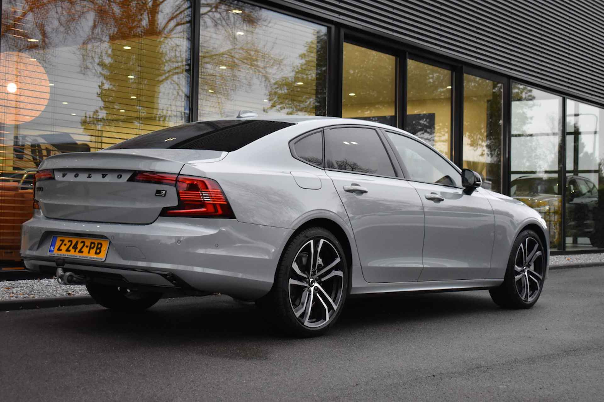 Volvo S90 T8 455pk AWD Ultimate Dark | Luchtvering | Bowers&Wilkins - 2/41