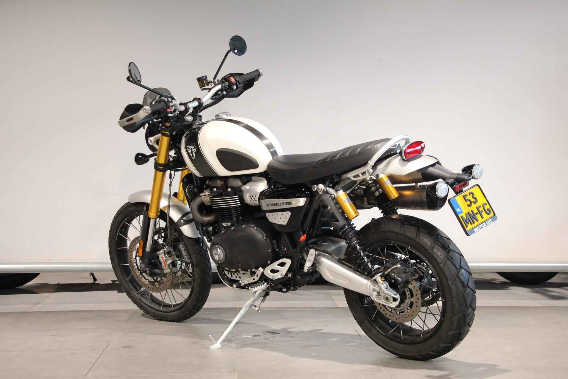 Triumph SCRAMBLER - 6/16