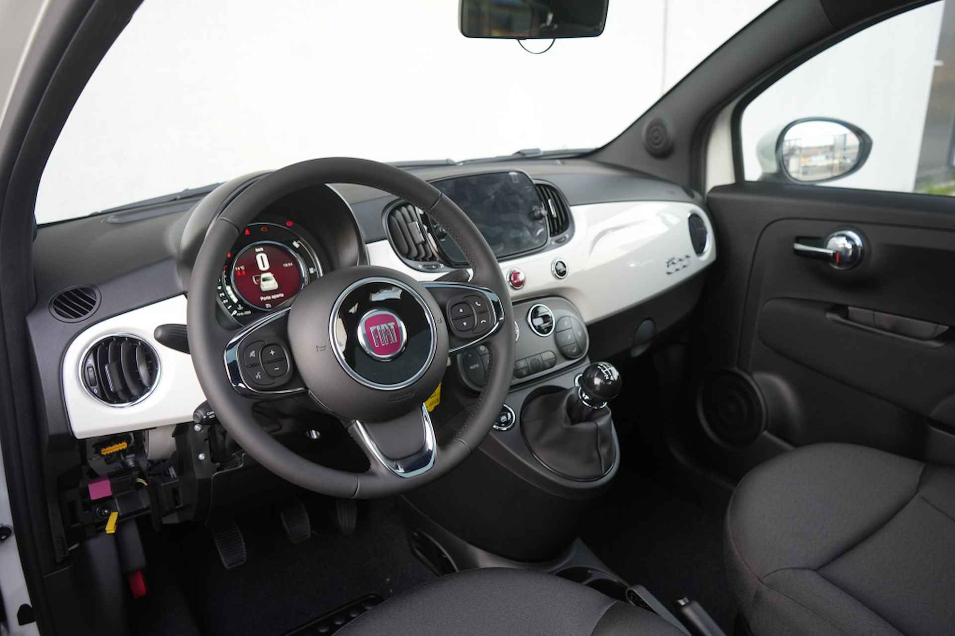 Fiat 500 1.0 Hybrid 70 PK Dolcevita | Carplay | Clima | Pano | 15" - 14/25