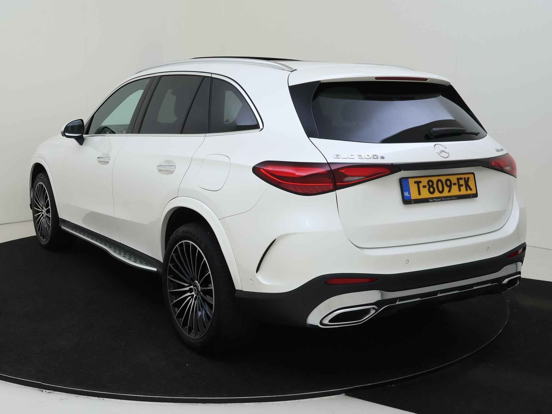 Mercedes-Benz GLC-klasse 300e 4MATIC AMG Line Memory Seats / Privacy Glass / Panorama schuifkanteldak / 360 Camera / Burmester/ Treeplanken/ 20" - 4/34