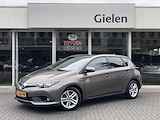 Toyota Auris 1.8 Hybrid Dynamic Plus | Stoelverwarming, Navigatie, Licht + Regensensor, Parkeercamera, Safety Sense