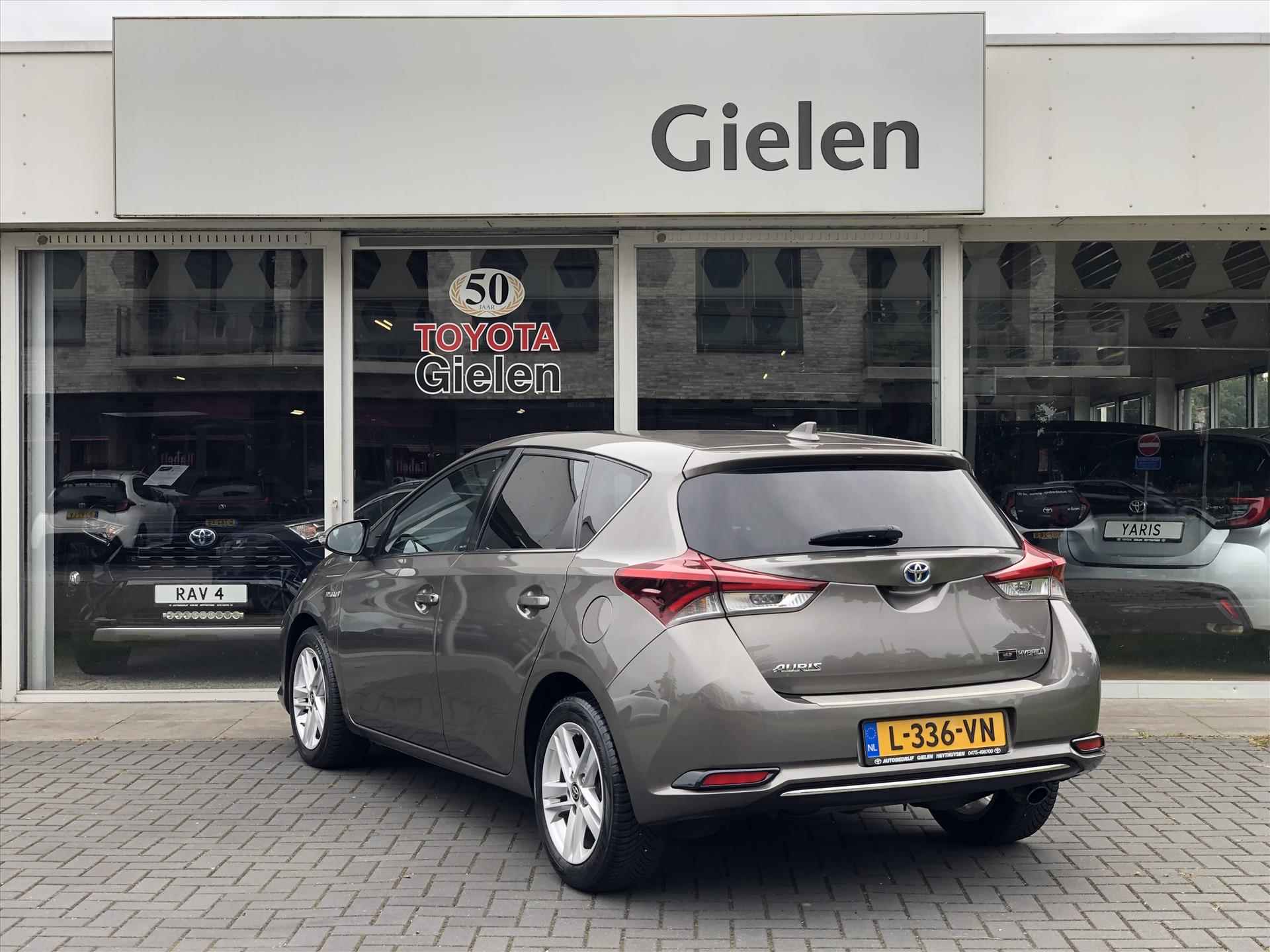 Toyota Auris 1.8 Hybrid Dynamic Plus | Stoelverwarming, Navigatie, Licht + Regensensor, Parkeercamera, Safety Sense - 30/30