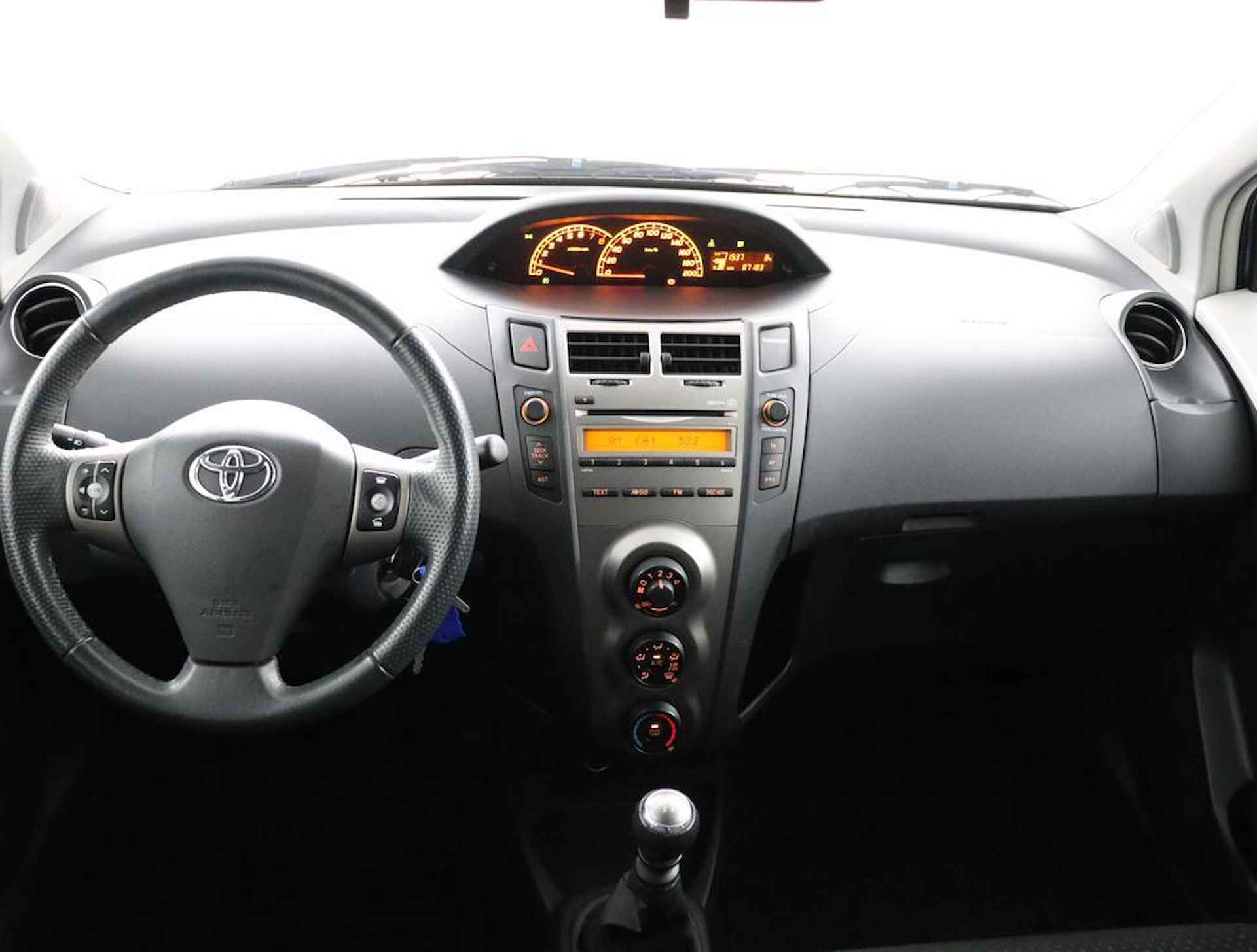 Toyota Yaris 1.3 VVTi Dynamic | Airco | Radio | Trekhaak | - 4/49