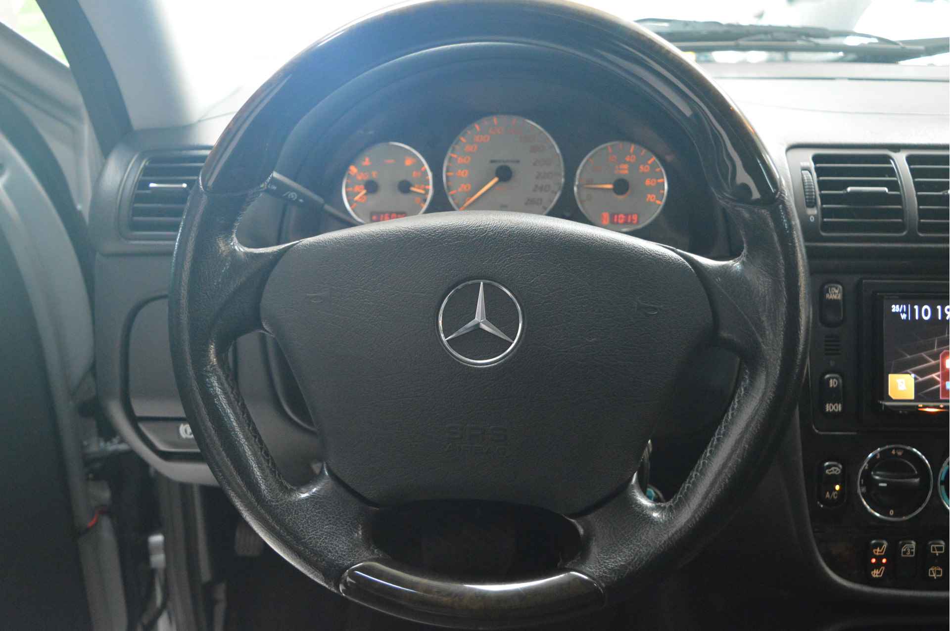 Mercedes-Benz M-Klasse AMG 55 // 124.000 km // BTW AUTO // TREKHAAK // YOUNGTIMER // - 19/24