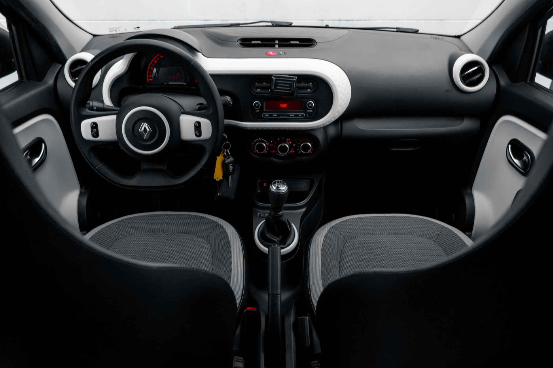 Renault Twingo 1.0 SCe 70 PK Collection | Bluetooth bediening | Ramen voor en spiegels elektrisch bedienbaar | Afst bed portieren | incl. Bovag rijklaarpakket met 12 maanden garantie | - 10/43