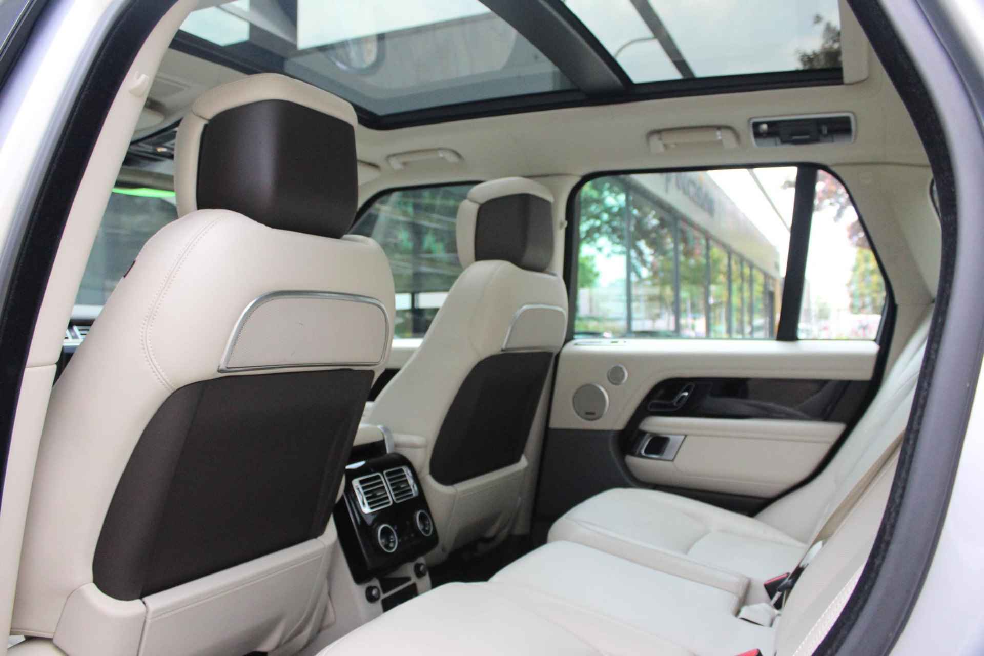 Land Rover Range Rover 4.4 SDV8 340pk Autobiography 1E EIG. / PANODAK / LUCHTVERING / 22'' / ADAPT. CRUISE / DRIVE PRO PACK / NAVI / 4-ZONE CLIMA / MERIDIAN / DAB+ / STOELVERW. / MASSAGE - 16/44