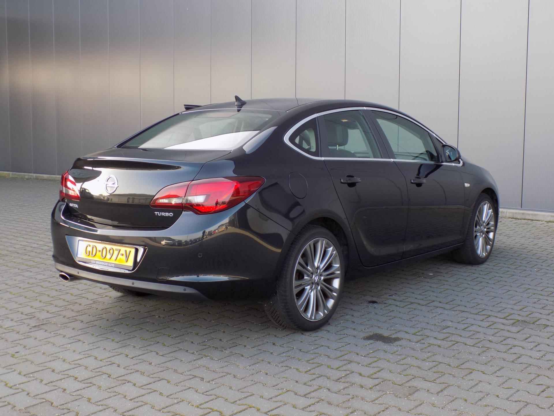 Opel Astra 1.4 Turbo Sport + - 9/15