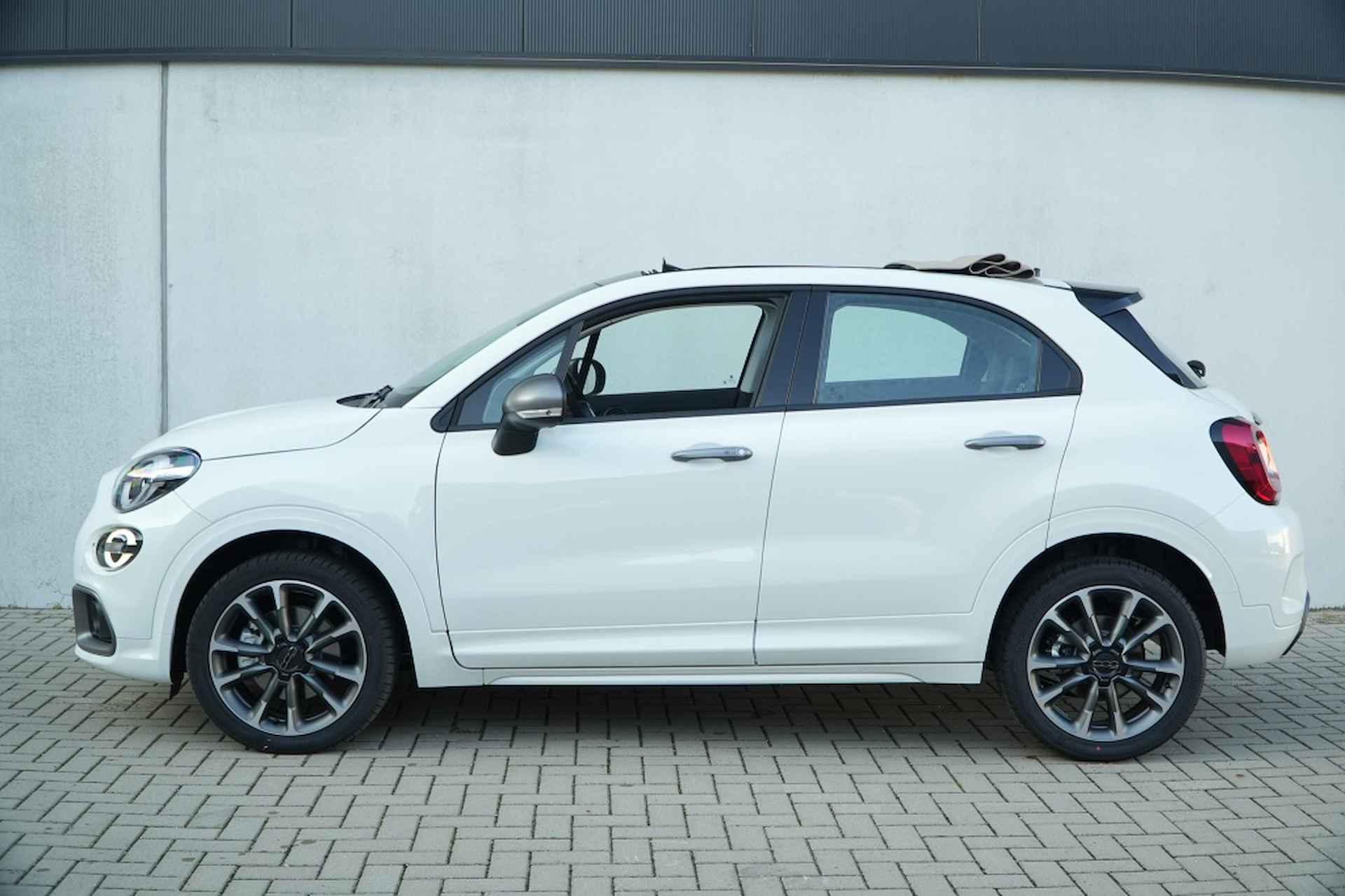 Fiat 500 X 1.5 Hybrid 130 PK Sport Cabrio | LED | Camera | 18" - 10/30