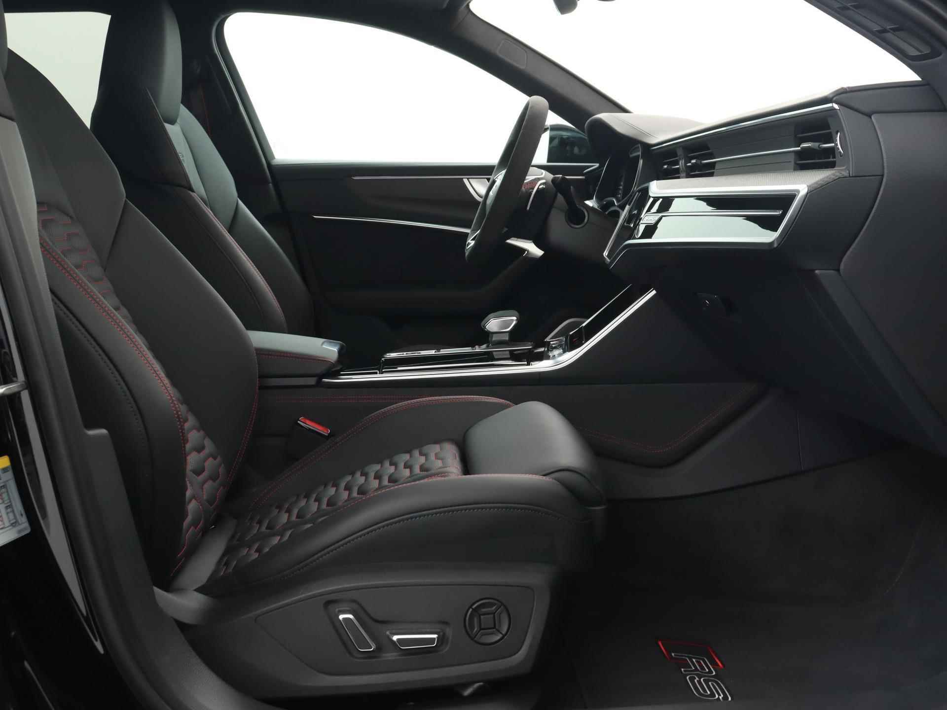 Audi RS6 TFSI quattro 600 PK | Head-up display | Bang & Olufsen Soundsystem | 22 inch lm velgen | RS Dynamic Pakket Plus | RS Design pakket Rood |Optiekpakket Zwart Plus | Panorama dak | RS Sportuitlaat | Keramische remschijven Rood | RS Sportonderstel Plus | Servosluiting deuren | Nu € 36.129,- ACTIEKORTING! | DIRECT LEVERBAAR! | NIEUWE AUTO! | - 10/35