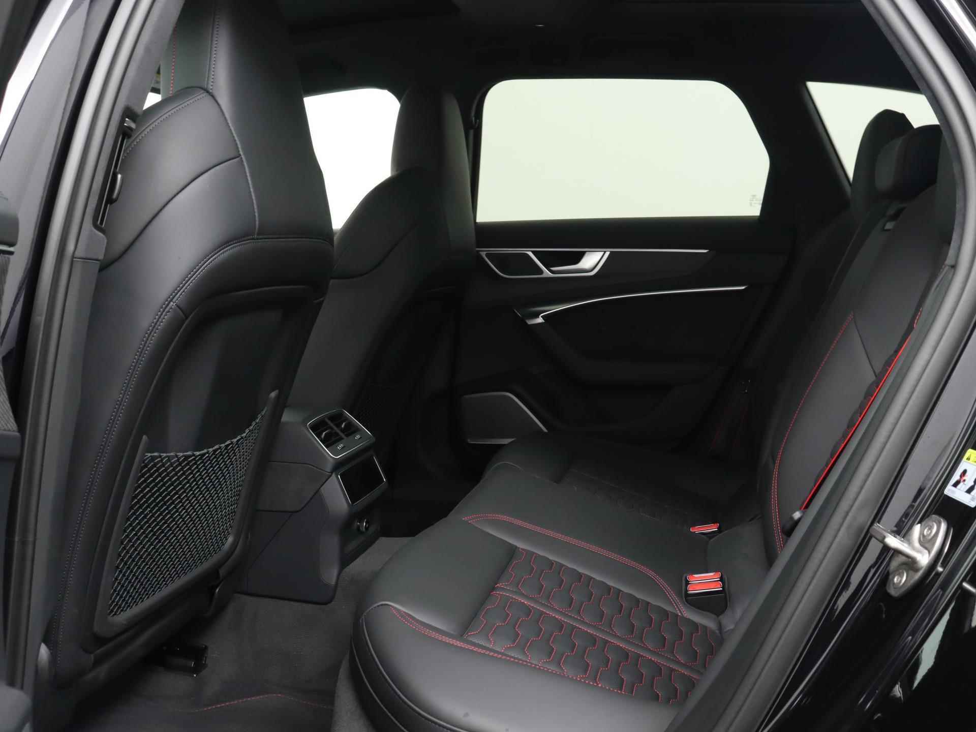 Audi RS6 TFSI quattro 600 PK | Head-up display | Bang & Olufsen Soundsystem | 22 inch lm velgen | RS Dynamic Pakket Plus | RS Design pakket Rood |Optiekpakket Zwart Plus | Panorama dak | RS Sportuitlaat | Keramische remschijven Rood | RS Sportonderstel Plus | Servosluiting deuren | Nu € 36.129,- ACTIEKORTING! | DIRECT LEVERBAAR! | NIEUWE AUTO! | - 18/35
