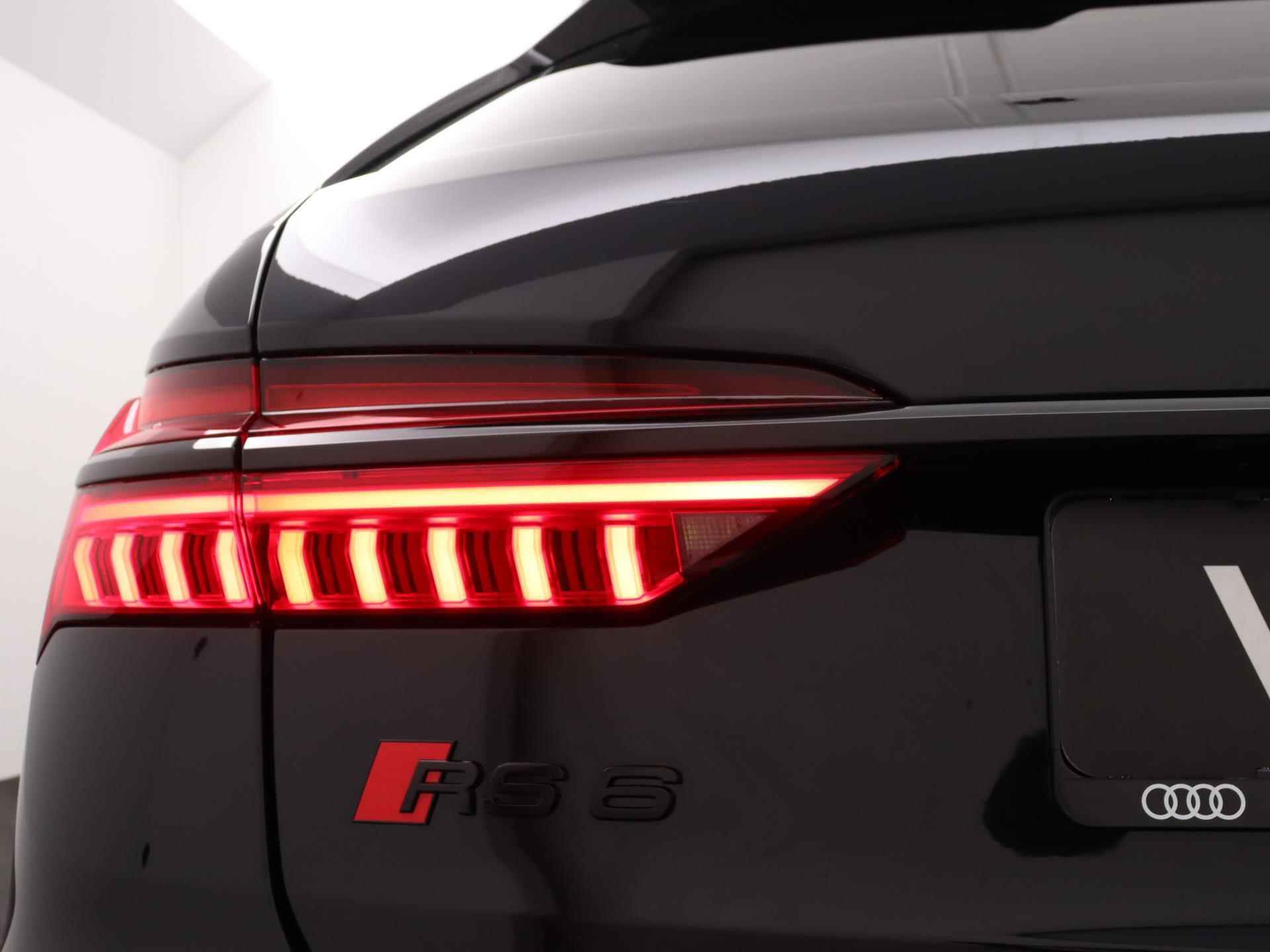 Audi RS6 TFSI quattro 600 PK | Head-up display | Bang & Olufsen Soundsystem | 22 inch lm velgen | RS Dynamic Pakket Plus | RS Design pakket Rood |Optiekpakket Zwart Plus | Panorama dak | RS Sportuitlaat | Keramische remschijven Rood | RS Sportonderstel Plus | Servosluiting deuren | Nu € 36.129,- ACTIEKORTING! | DIRECT LEVERBAAR! | NIEUWE AUTO! | - 33/35