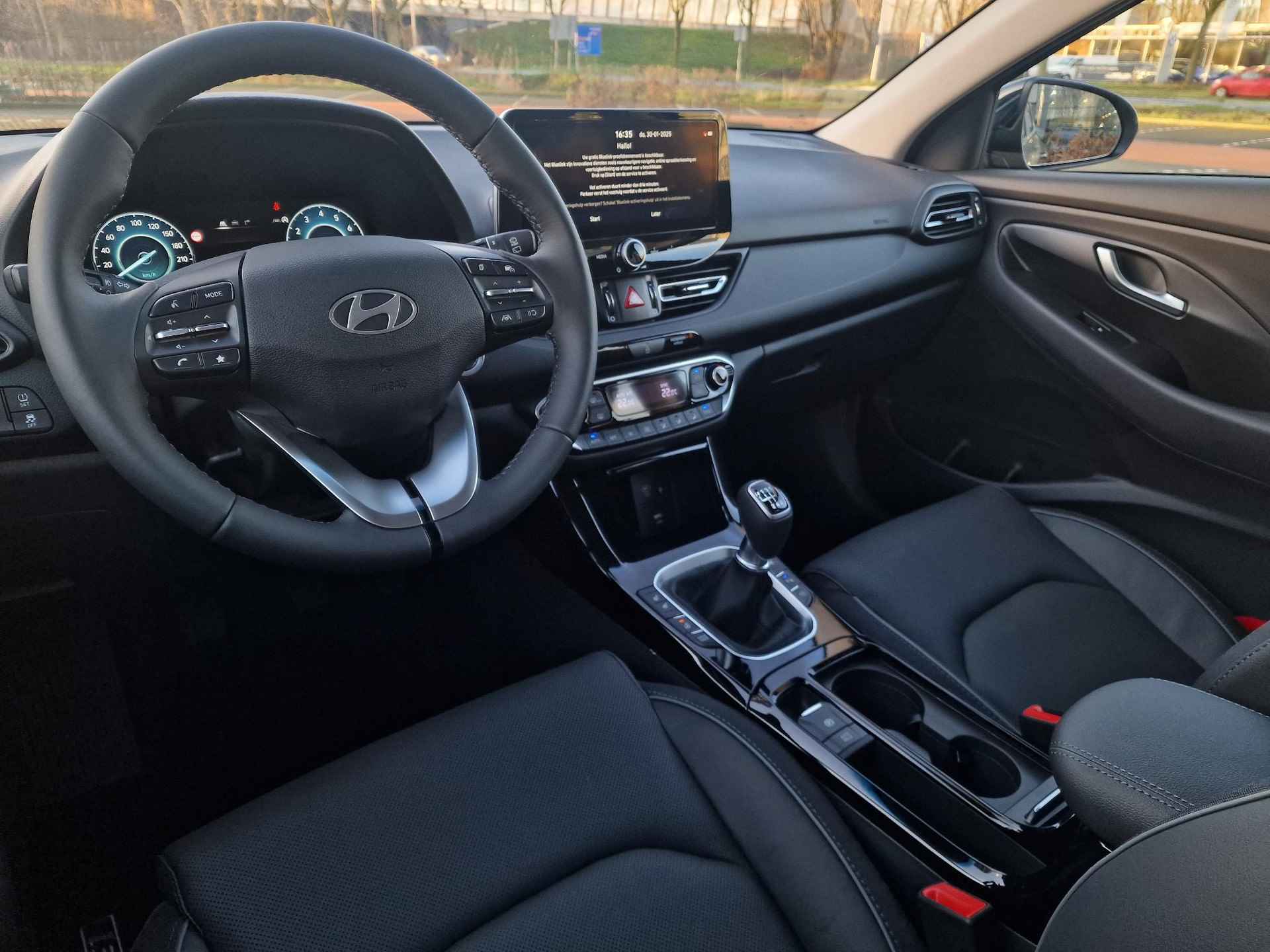 Hyundai i30 1.5 T-GDi MHEV Premium | €2000 KORTING | AFNEEMBARE TREKHAAK | ALL SEASON BANDEN | STOEL/-STUUR VERWARMING | - 15/38