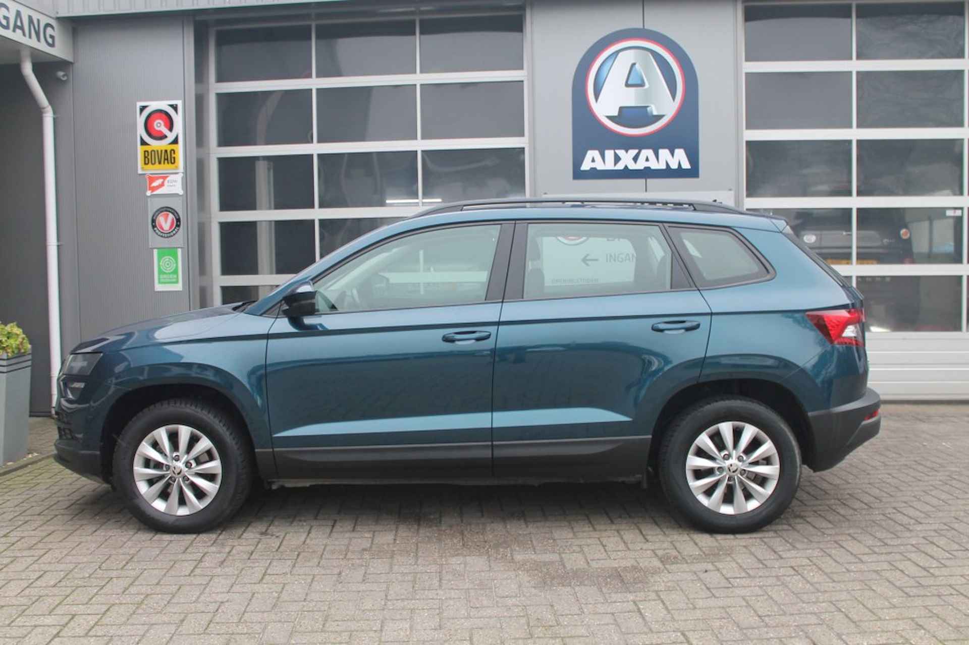 SKODA Karoq 1.0 TSI AMBITION PANORAMADAK - 4/28