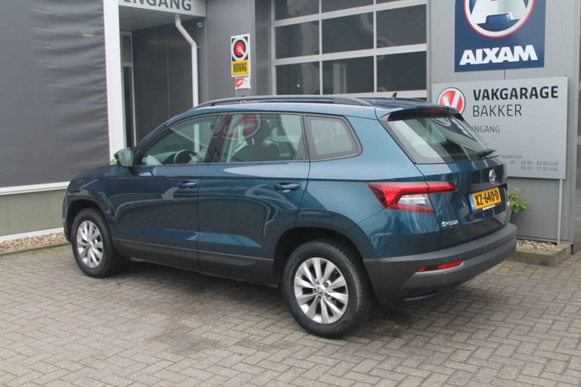 SKODA Karoq 1.0 TSI AMBITION PANORAMADAK - 6/28