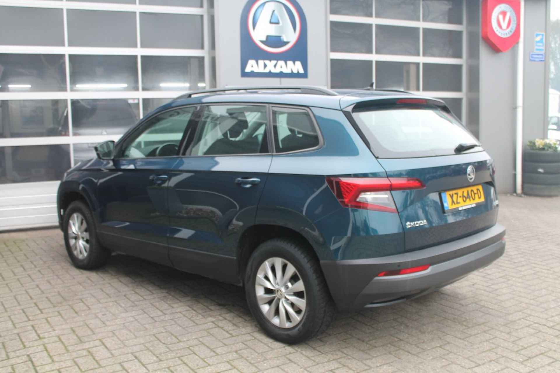 SKODA Karoq 1.0 TSI AMBITION PANORAMADAK - 10/28