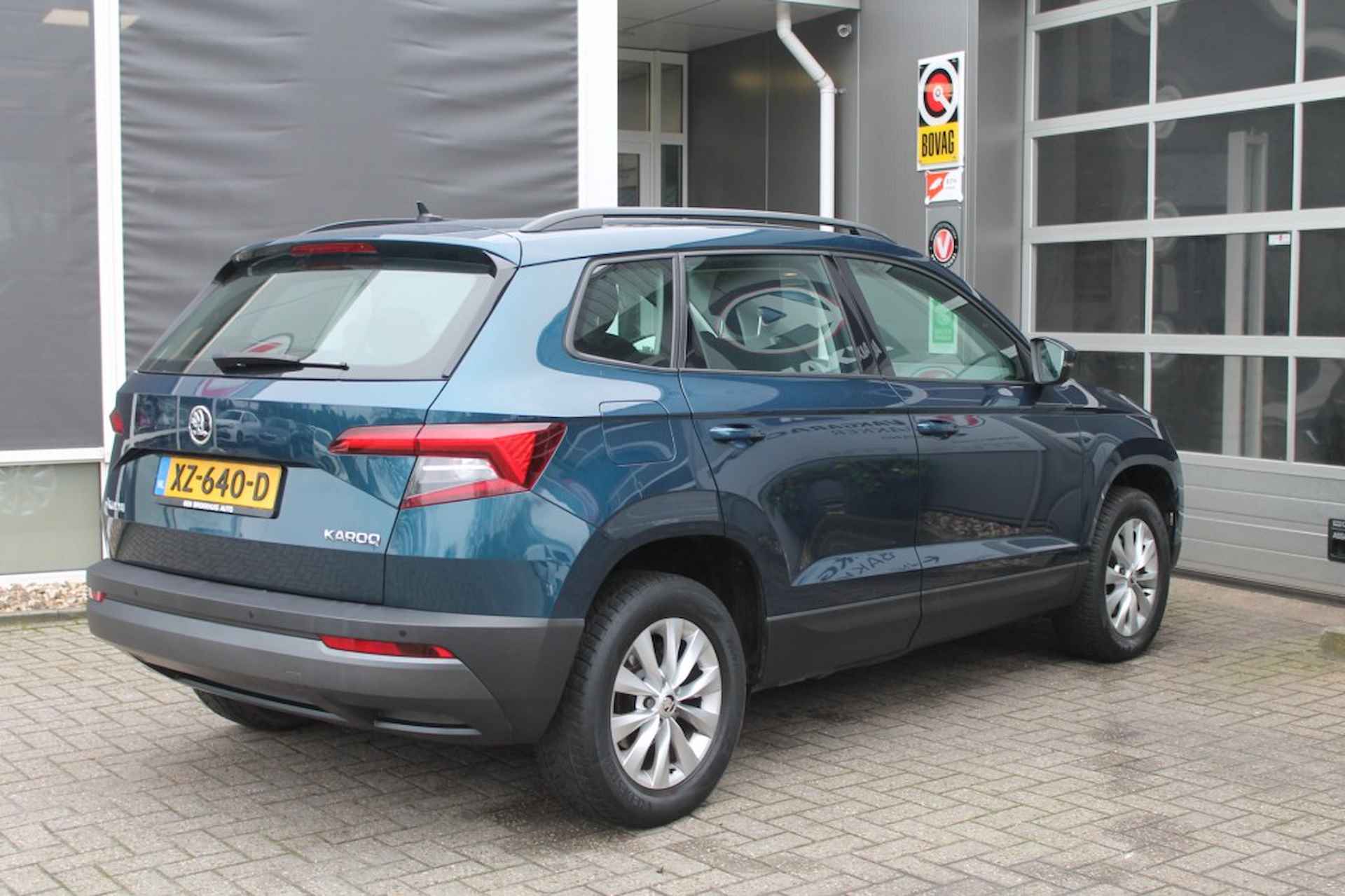 SKODA Karoq 1.0 TSI AMBITION PANORAMADAK - 13/28