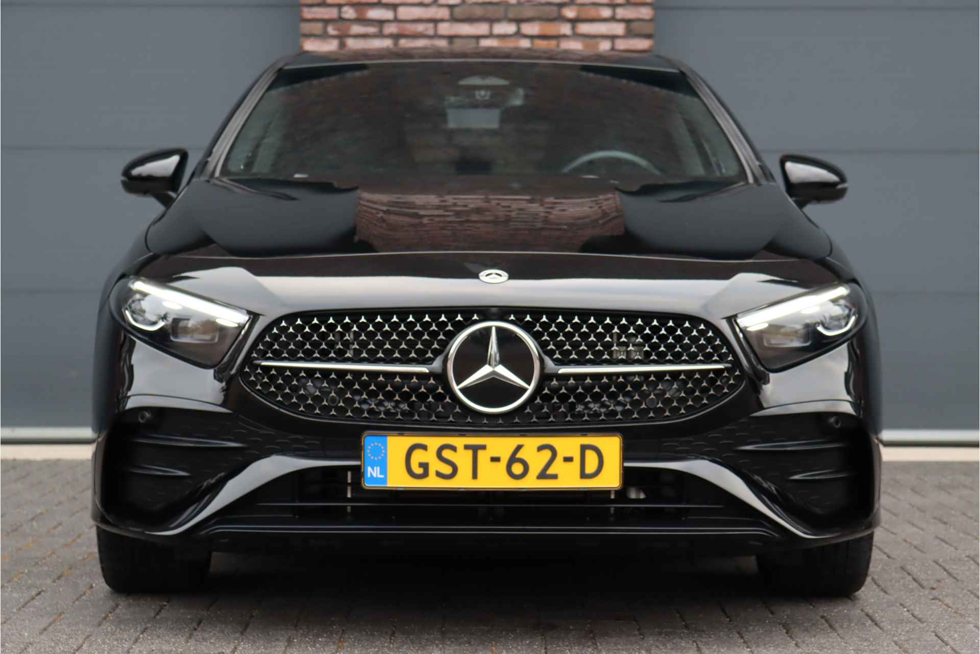 Mercedes-Benz A-Klasse 250 e AMG Line Aut8 | Distronic | Burmester | Keyless Go | Verwarmd Stuurwiel | Camera | Multibeam LED | Sfeerverlichting | Nightpakket | Zitcomfortpakket | - 14/38