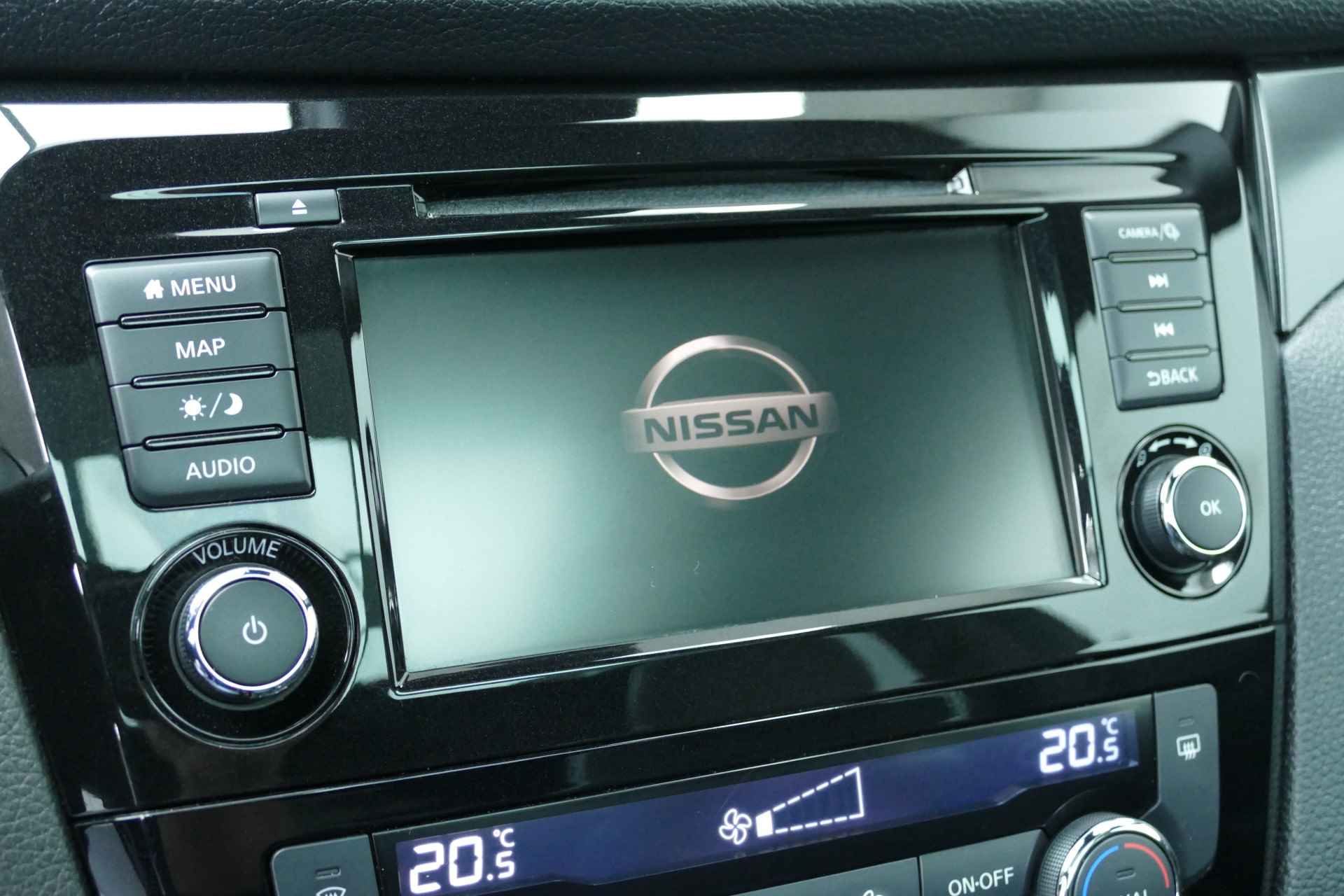 Nissan QASHQAI 1.3 DIG-T N-Tec. Leer/Alcantara, Panodak, 360 Camera, Led Koplampen, 18"LMV - 33/38
