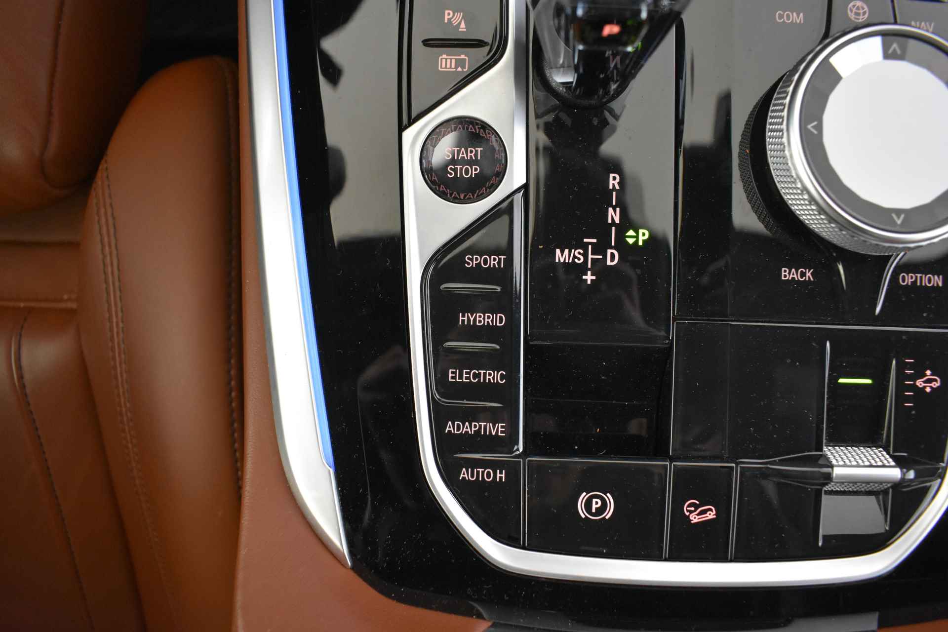 BMW X5 xDrive45e High Executive M Sport Automaat / Panoramadak Sky Lounge / Parking Assistant Plus / Adaptieve LED / Driving Assistant Professional / Adaptief onderstel - 32/60