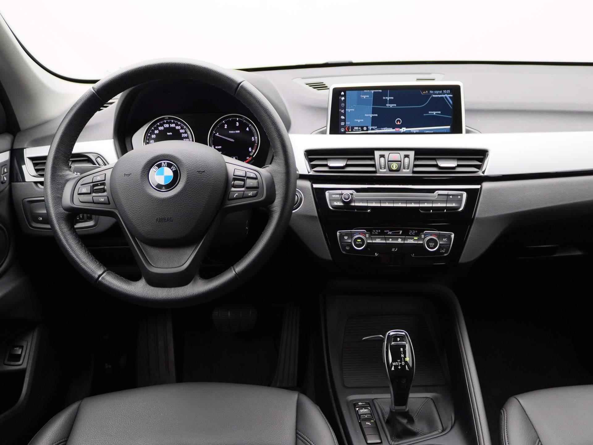 BMW X1 sDrive16d Executive | APPLE CARPLAY | AUTOMAAT | LEDER | NAVIGATIE | CLIMATE CONTROL | ELEKTRISCHE ACHTERKLEP | CRUISE CONTROL | - 3/38