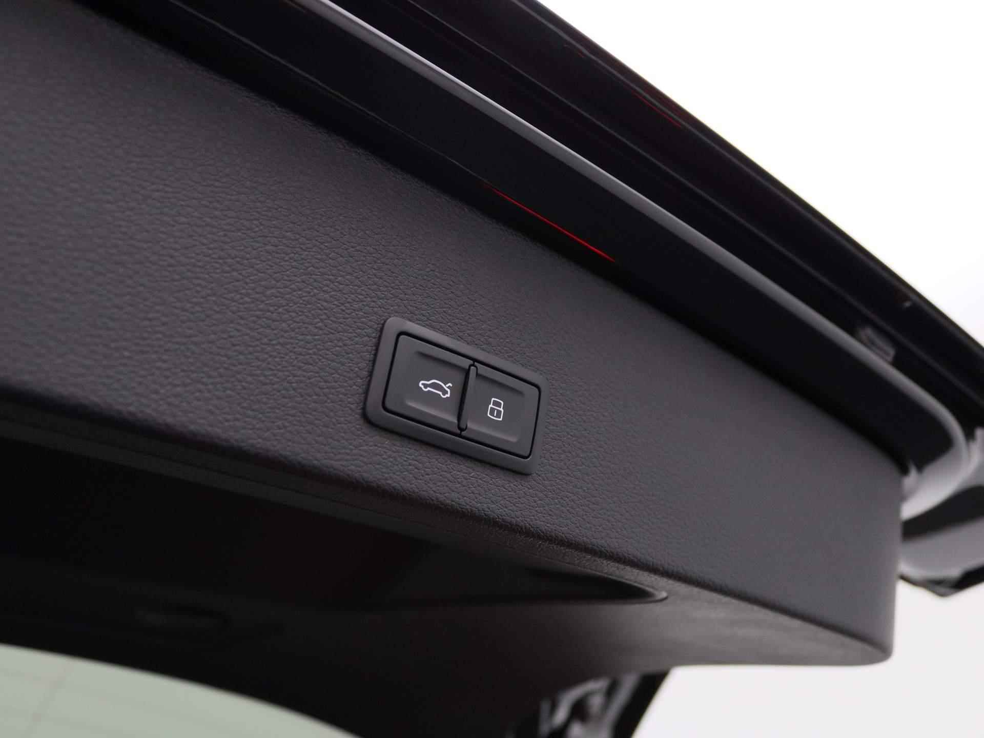 Audi Q2 35 TFSI S Edition 150 PK | S-line exterieur | S-line interieur | Automaat | Camera | Navigatie | Panoramadak | Adaptive Cruise Control | Stoelverwarming | Apple Carplay | Android Auto | Lichtmetalen velgen | Climate Control | SONOS Premium | Fabrieksgarantie | - 16/48