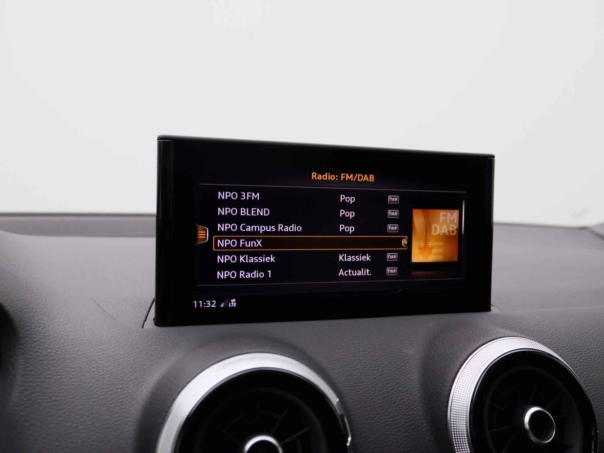 Audi Q2 35 TFSI S Edition 150 PK | S-line exterieur | S-line interieur | Automaat | Camera | Navigatie | Panoramadak | Adaptive Cruise Control | Stoelverwarming | Apple Carplay | Android Auto | Lichtmetalen velgen | Climate Control | SONOS Premium | Fabrieksgarantie | - 33/48