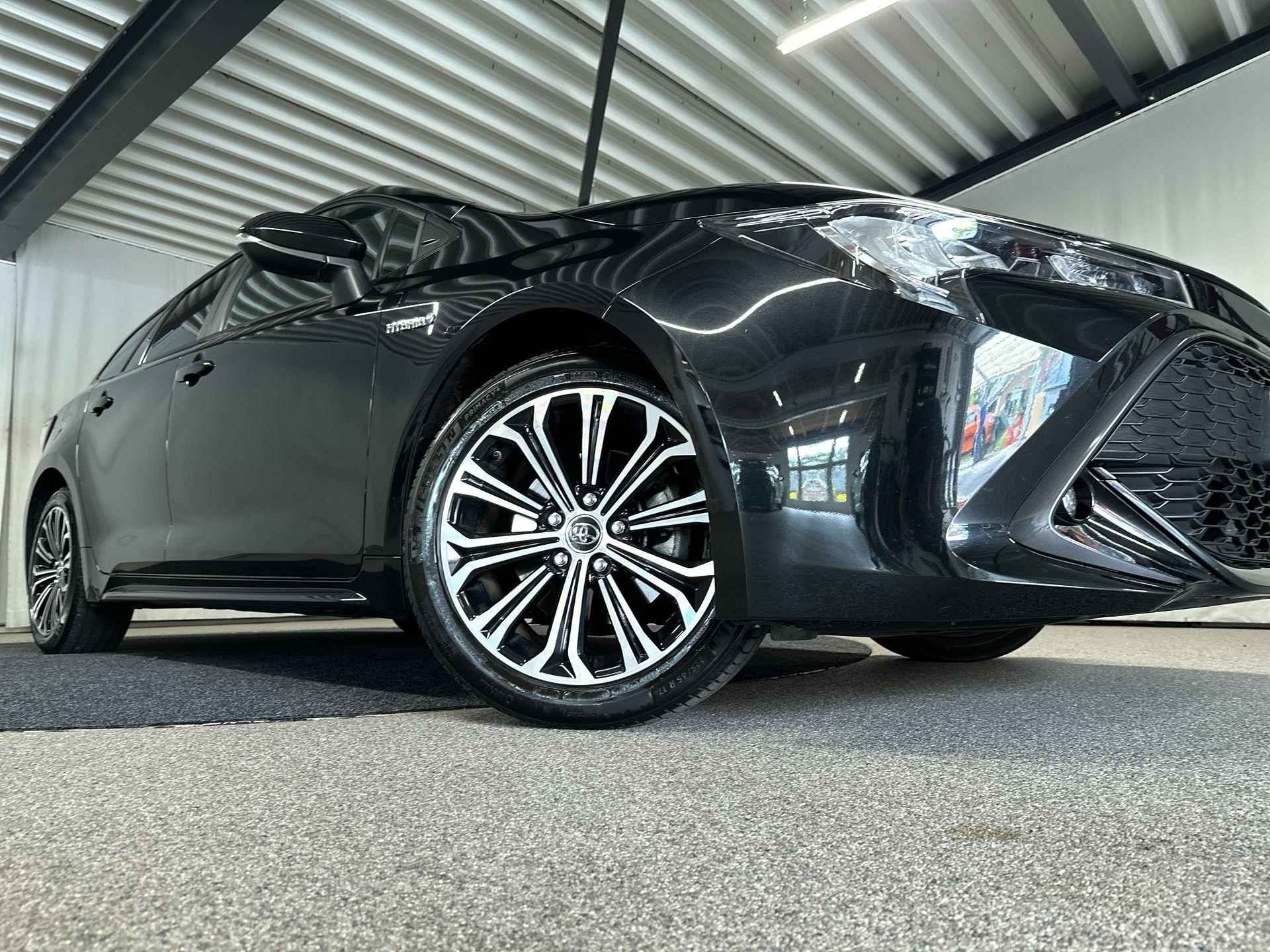 Toyota Corolla Touring Sports 2.0 Hybrid First Edition - 38/45