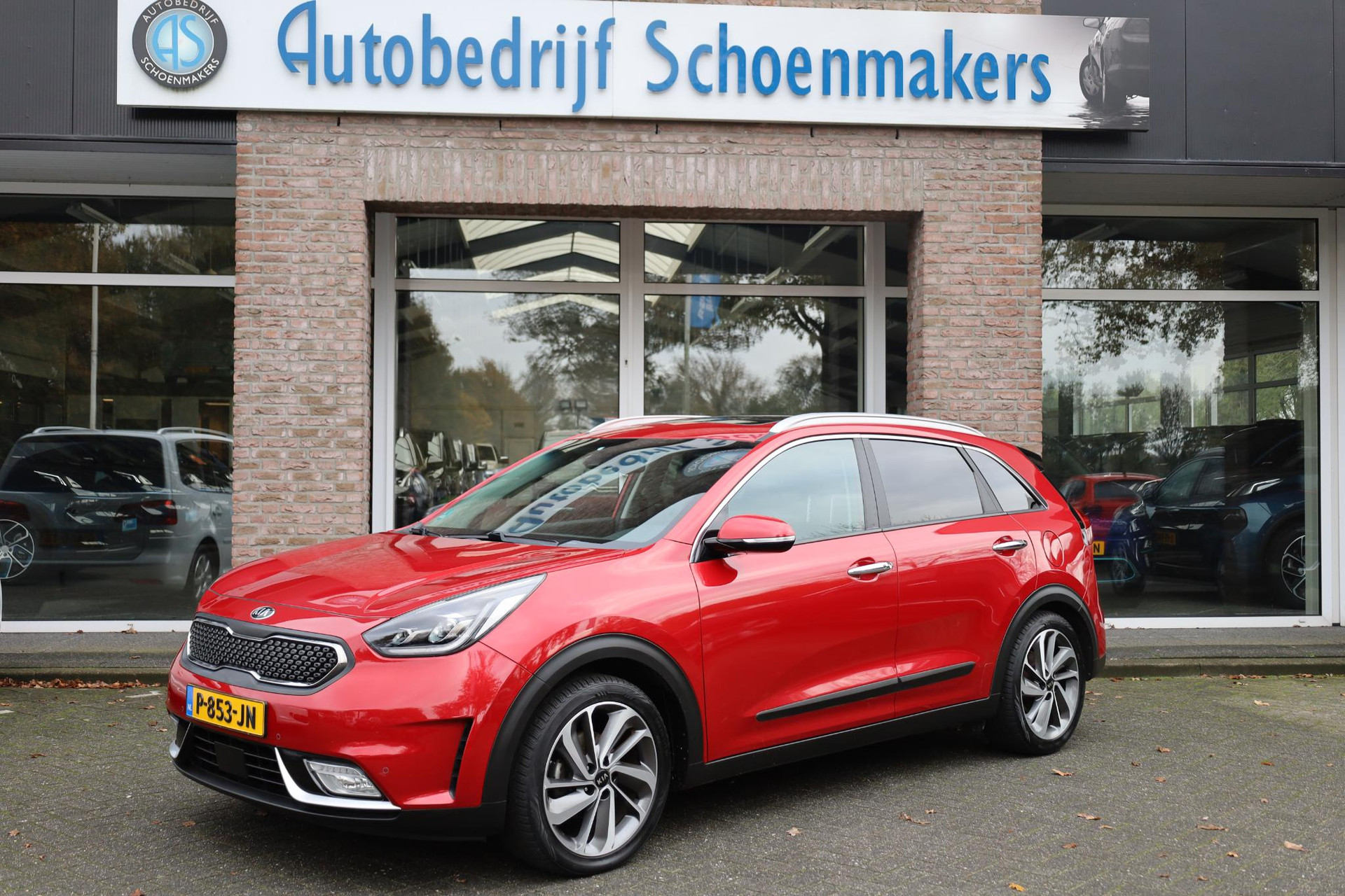 Kia Niro 1.6 GDi Hybrid ExecutiveLine LEER PANO TREKHAAK CARPLAY MEMORY DAB NAVI STOELKOELING 4xSTOELVERWARMING 2xPDC CRUISE CLIMA LMV JBL ENZ!