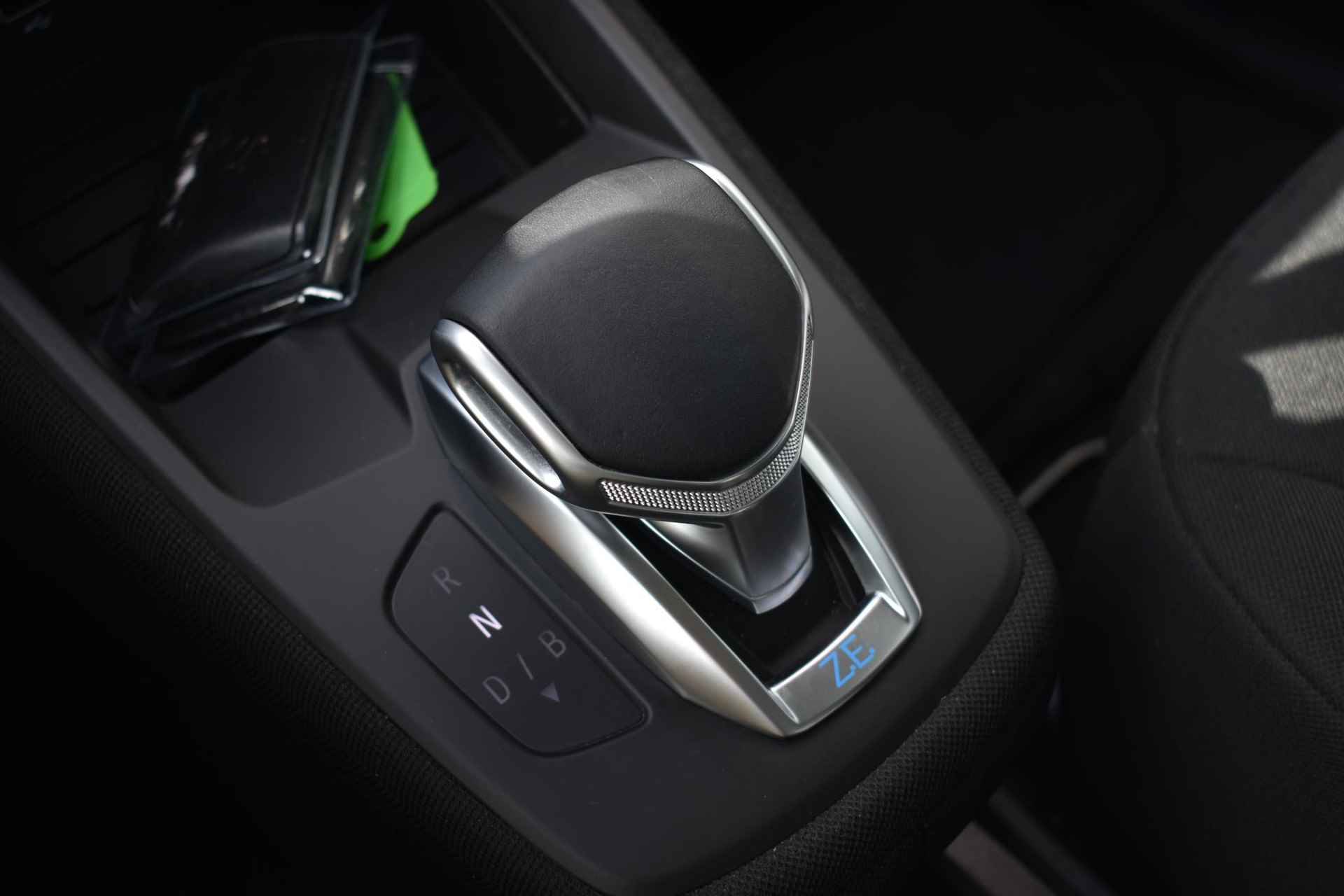 Renault ZOE R110 Life 52 kWh 108pk | KOOP ACCU | DC LADER | BTW | Navigatie | Parkeersensoren achter | Warmtepomp - 27/36