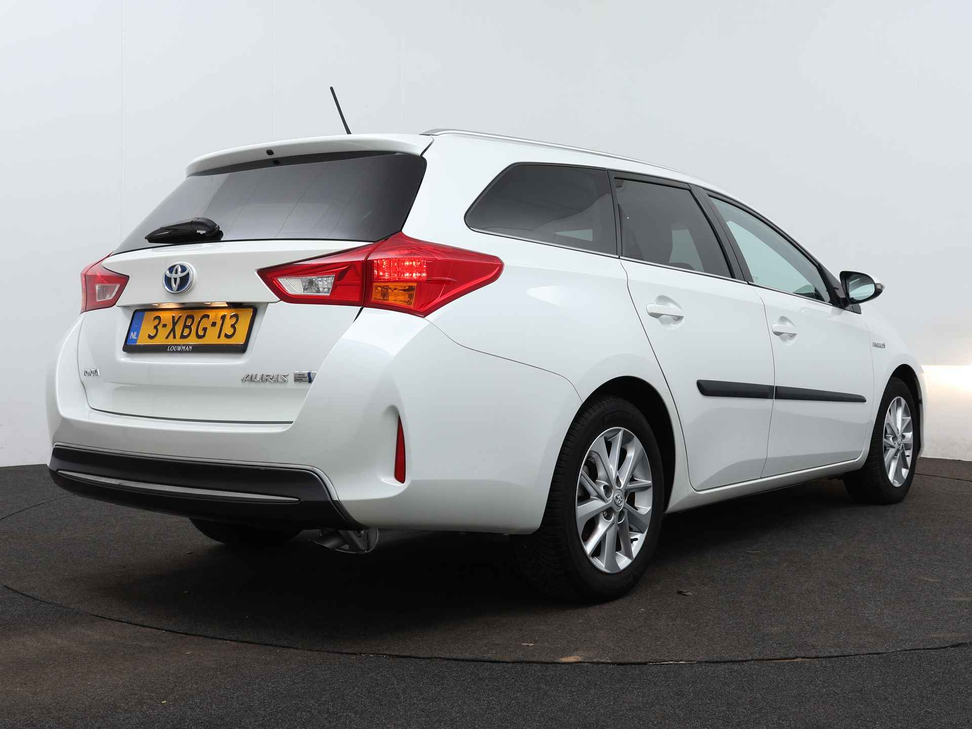 Toyota Auris Touring Sports 1.8 Hybrid Lease | Panoramadak | Navigatie | - 3/47